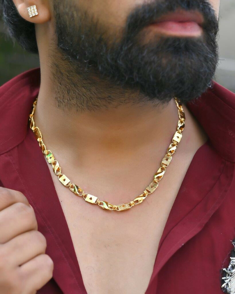 VOJ Gold-Polished Biscuit Shaped Chain With Small Heart | Swadesiicart
