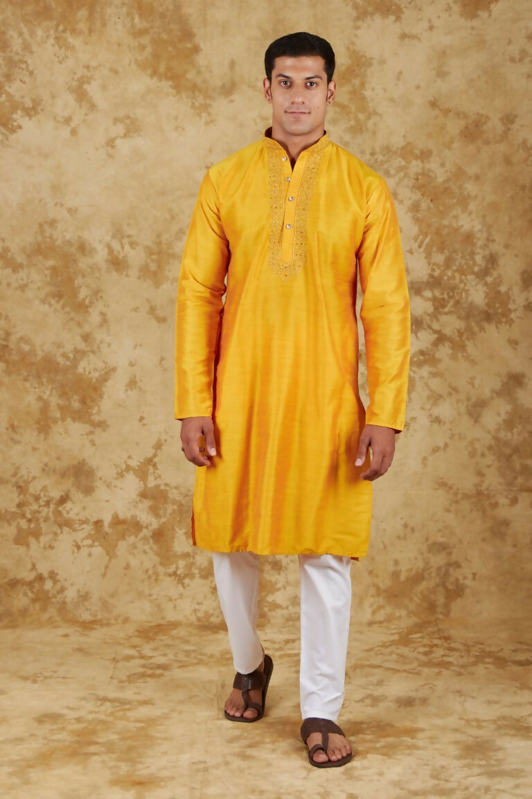 Bluesaanchi Men's Handloom Embroidered Yellow Kurta Set | Swadesiicart
