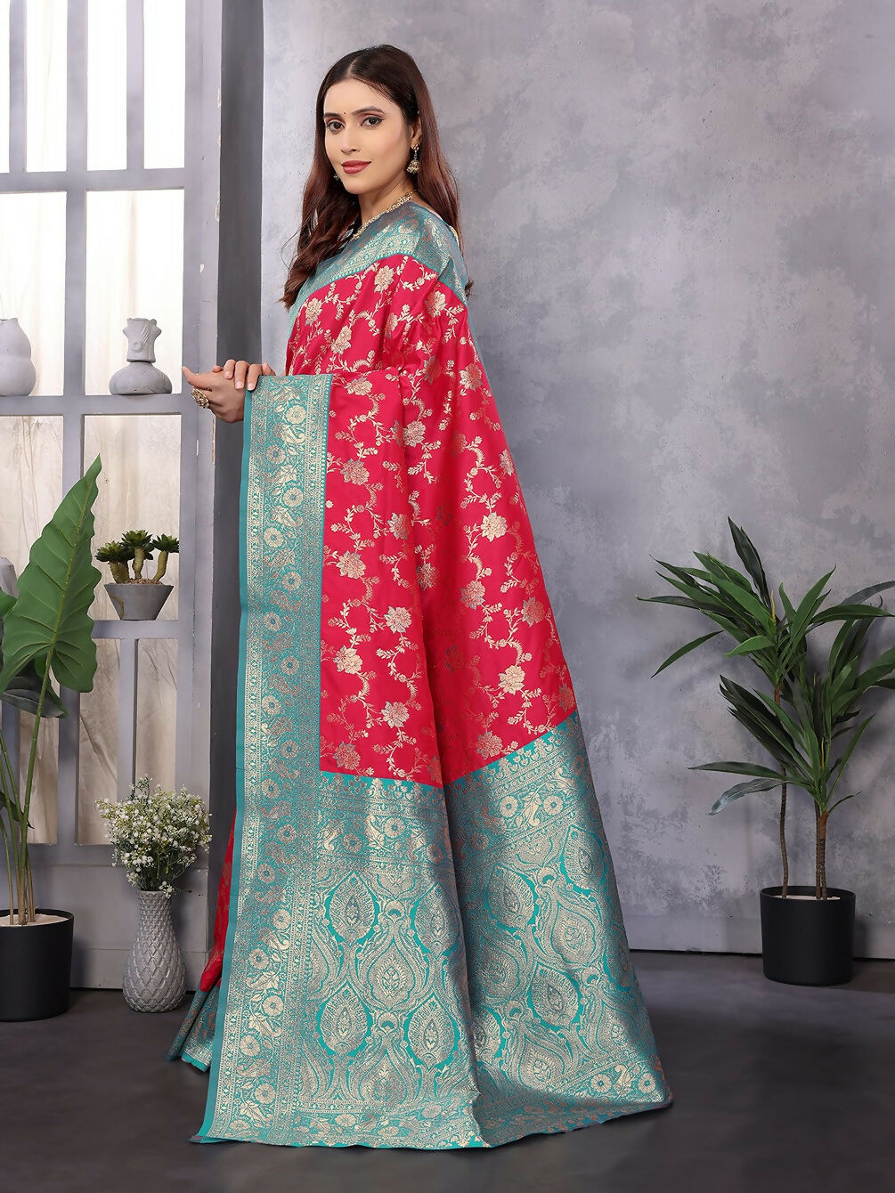 Joban Fashion Banarasi Red Woven Soft Silk Saree | Swadesiicart