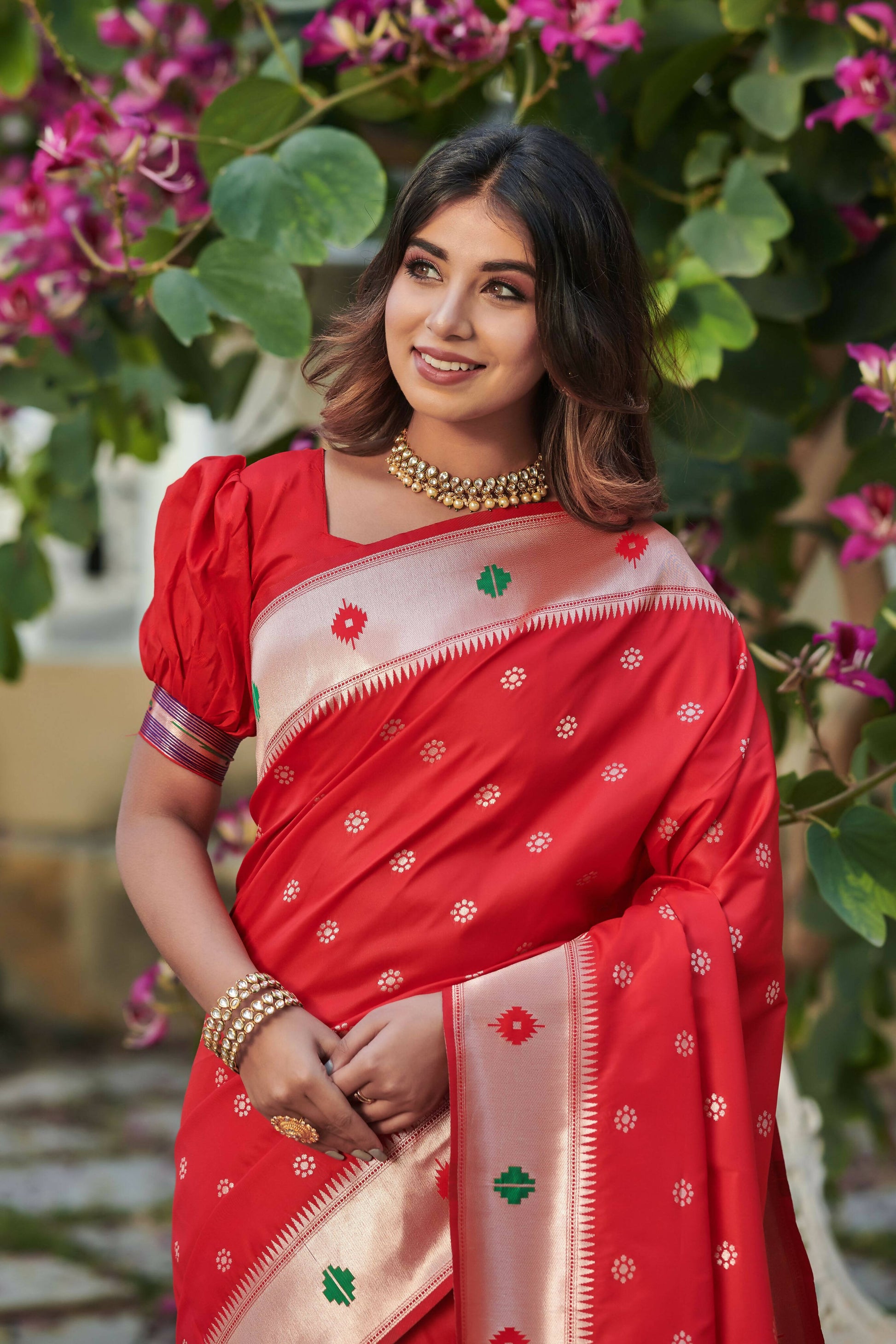 Vishnu Weaves Women's Red Banarasi Silk Zari Woven Paithani Saree with Unstitched Blouse - Swadesiicart