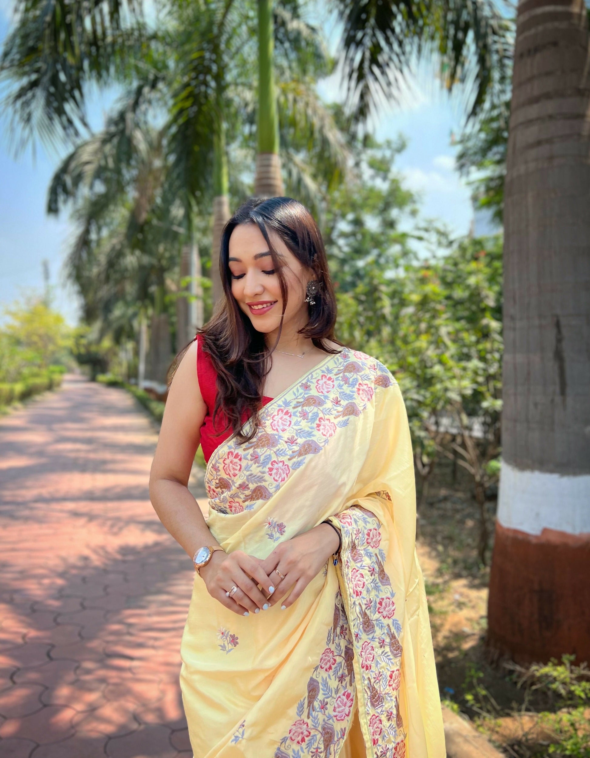 Vamsee Chinon Panchi Light Yellow Shimmer Saree - Swadesiicart