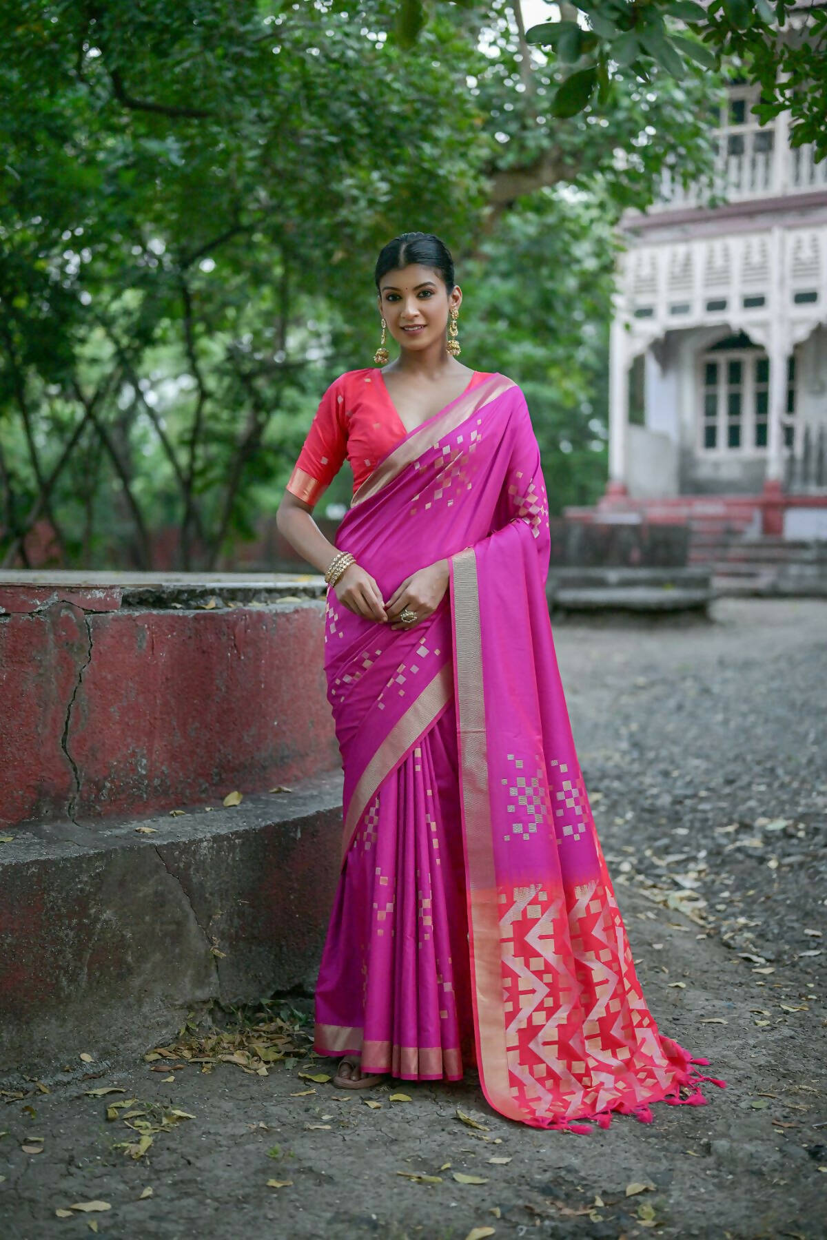 Vishnu Weaves Women's Wine Soft Silk Zari Woven Saree with Blouse - Swadesiicart