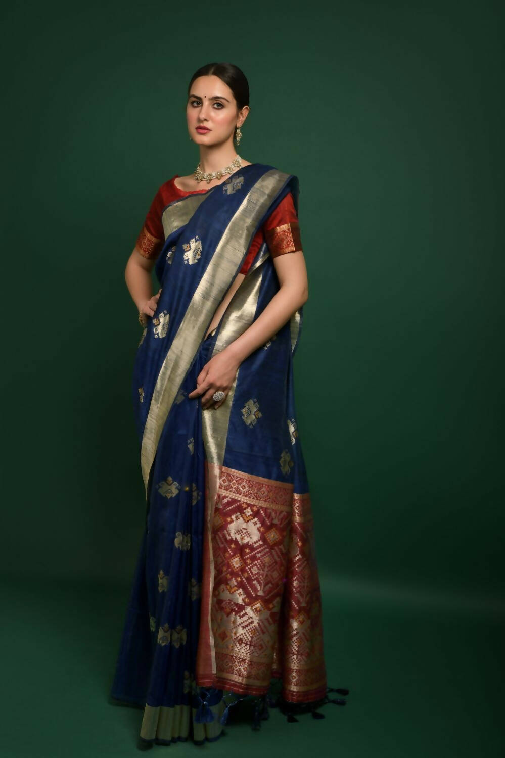 Vishnu Weaves Women's Blue Tussar Silk Zari Woven Saree with Blouse - Swadesiicart
