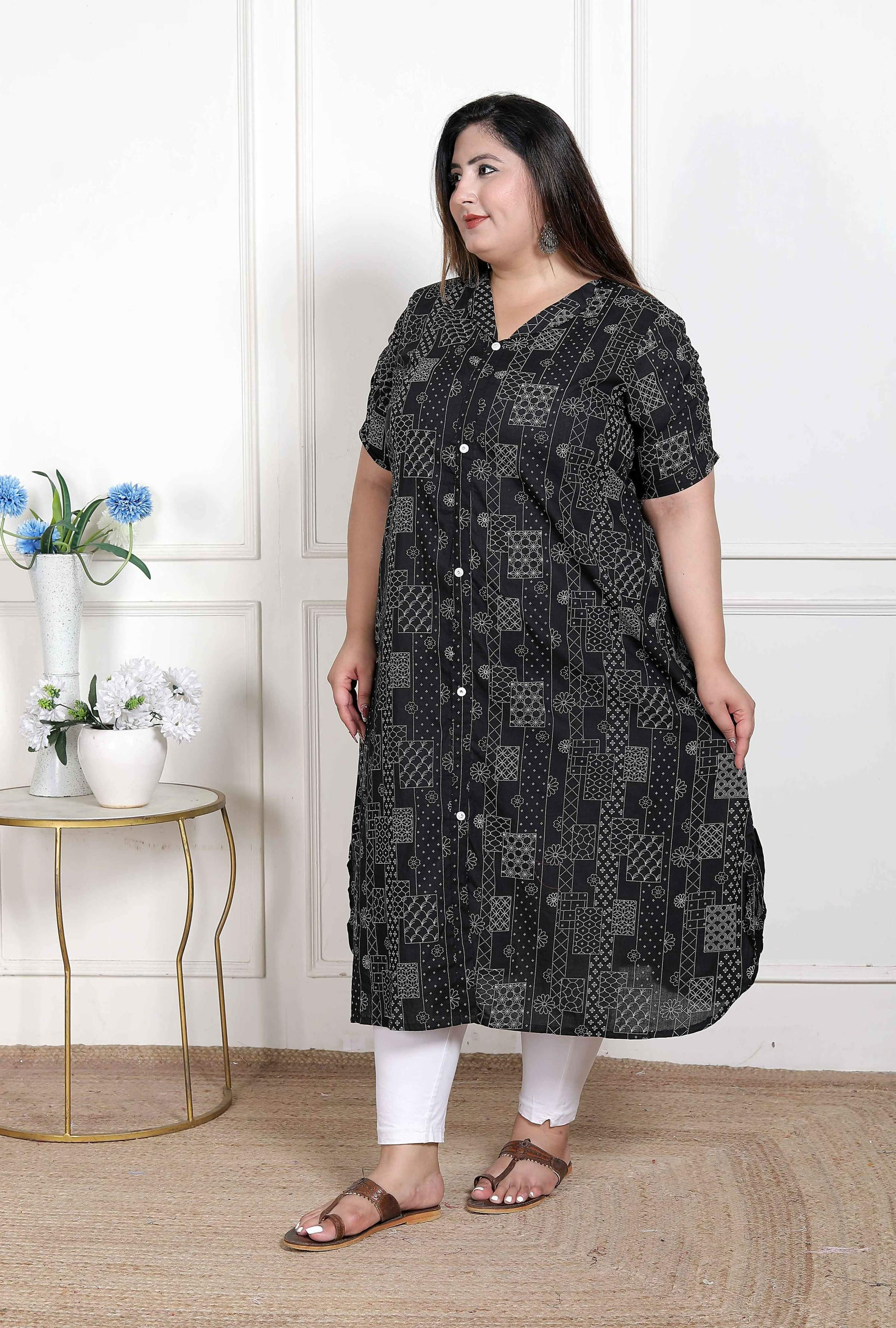 Miravan Women's Plus Size Pure Cotton Black Floral Printed Front Button A-Line Kurta - Swadesiicart