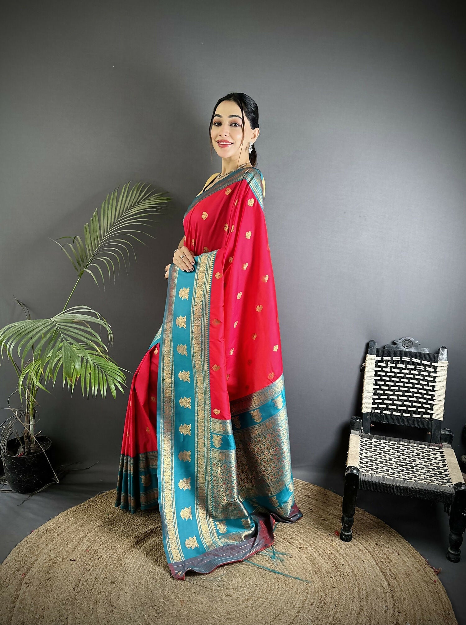 Joban Fashion Hot Pink Banarasi Soft Silk Woven Butti Saree | Swadesiicart
