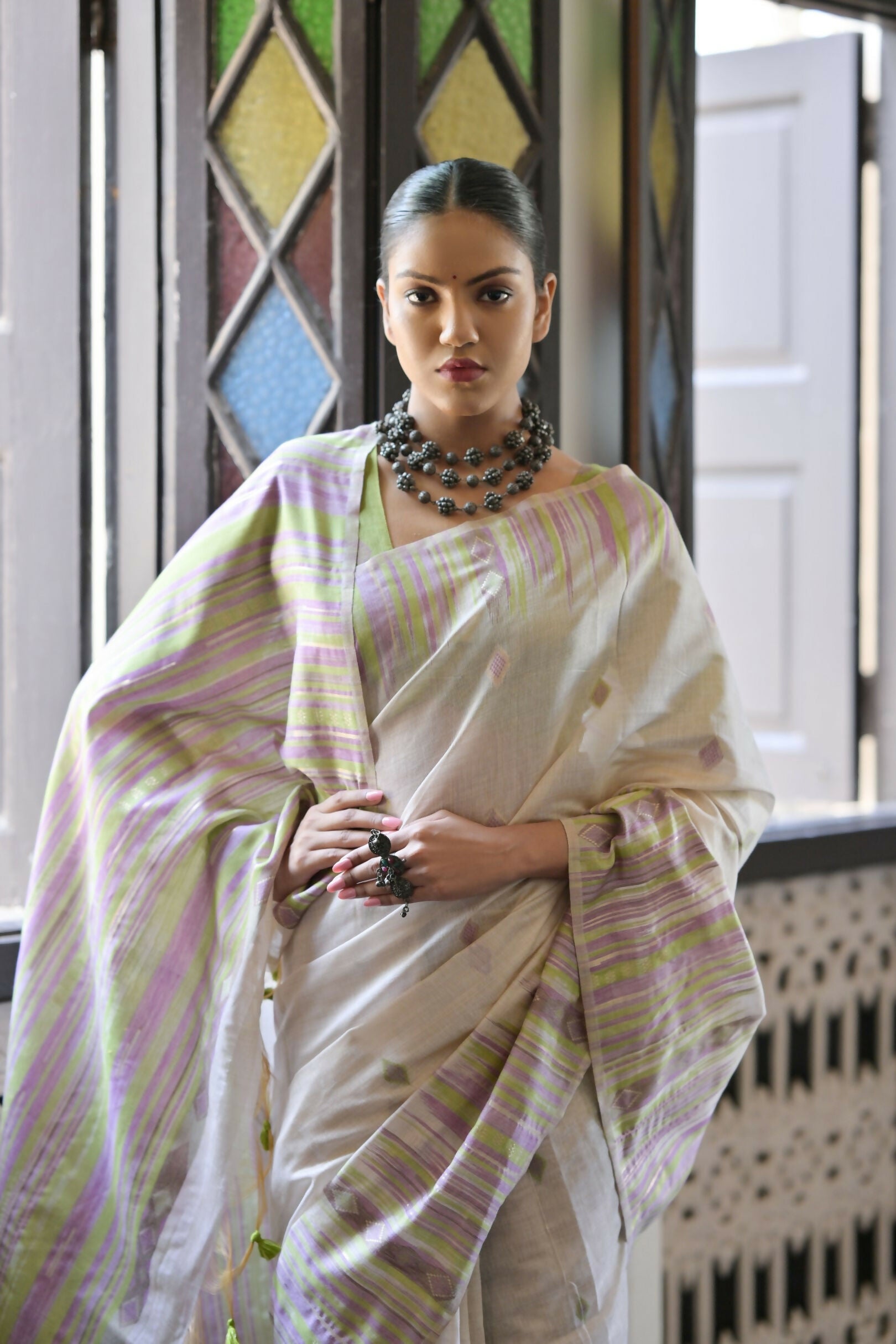 Vishnu Weaves Women's Mahendi Muga Cotton Saree with Blouse - Swadesiicart