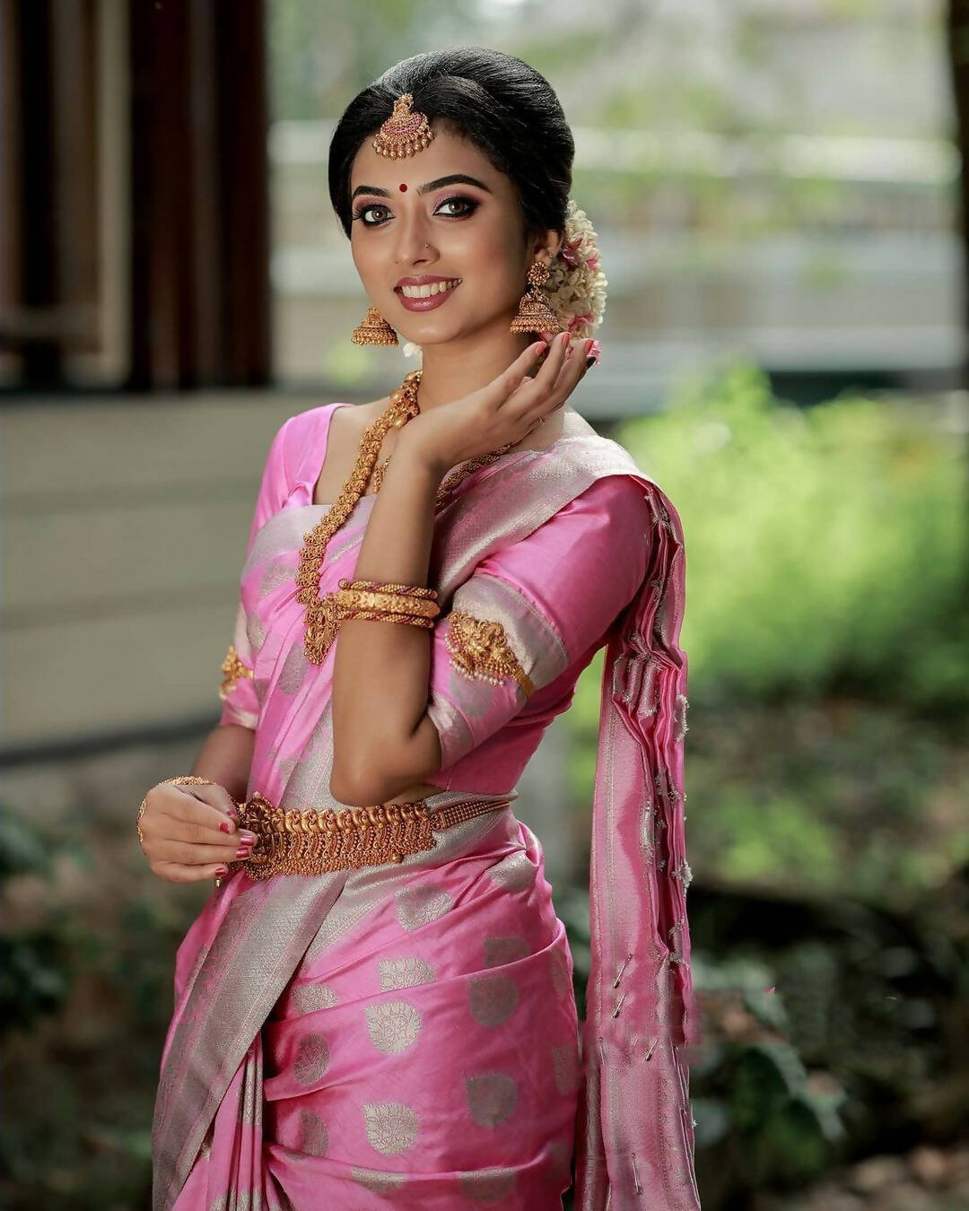 DEIANA'S Beautiful Designer Golden zari Soft Lichi Silk Saree - Baby pink - Swadesiicart