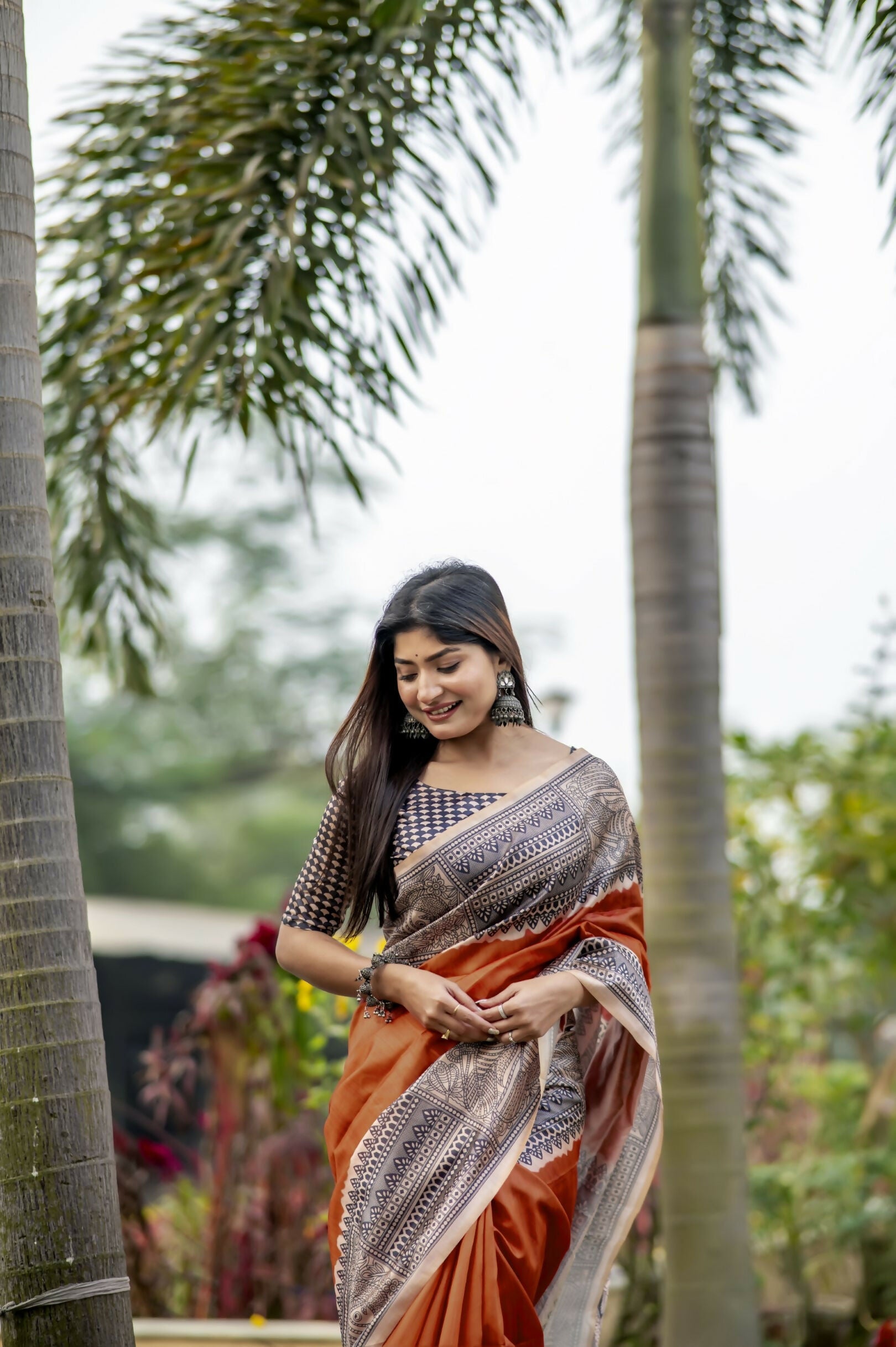 Vishnu Weaves Women's Orange Soft Tussar Silk Saree with Blouse - Swadesiicart