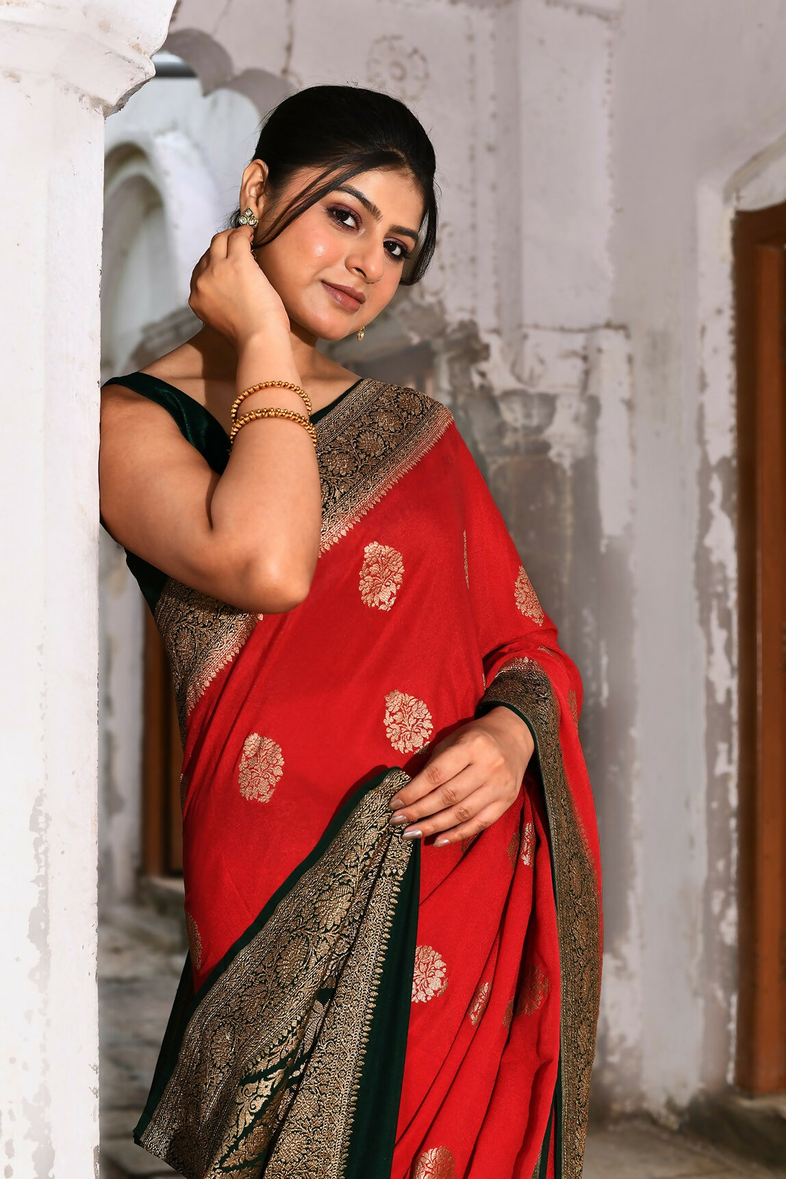 Joban Fashion Red Crepe Chiffon Pure Handloom Banarasi Silk Saree | Swadesiicart