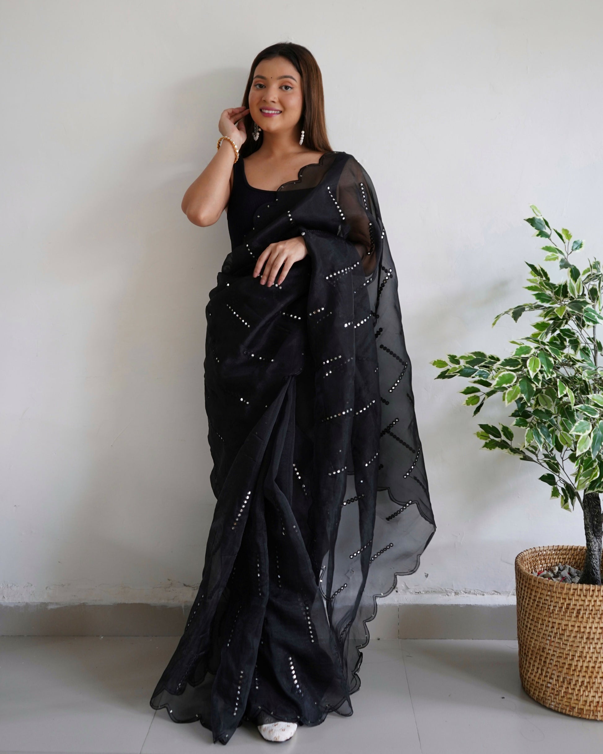 Vamsee Vika 9Mm Black Organza Saree - Swadesiicart