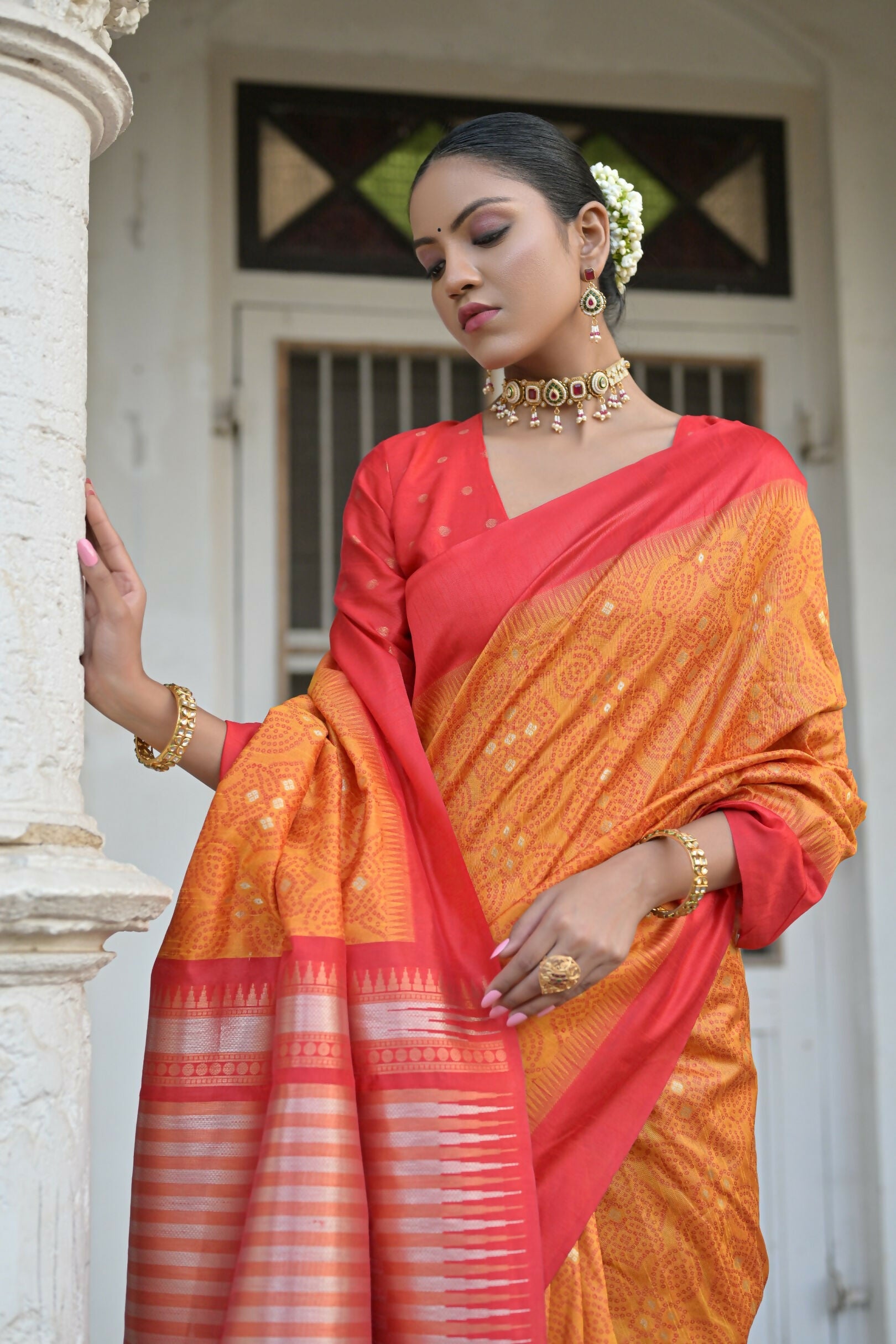 Vishnu Weaves Women's Yellow Raw Silk Saree with Blouse - Swadesiicart