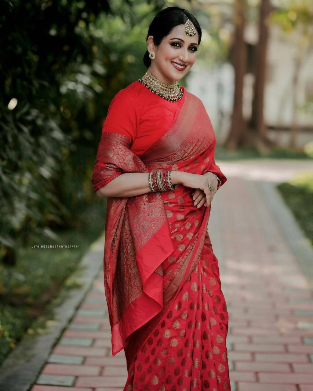 DEIANA'S Beautiful Designer Golden zari Soft Lichi Silk Saree - Pink - Swadesiicart