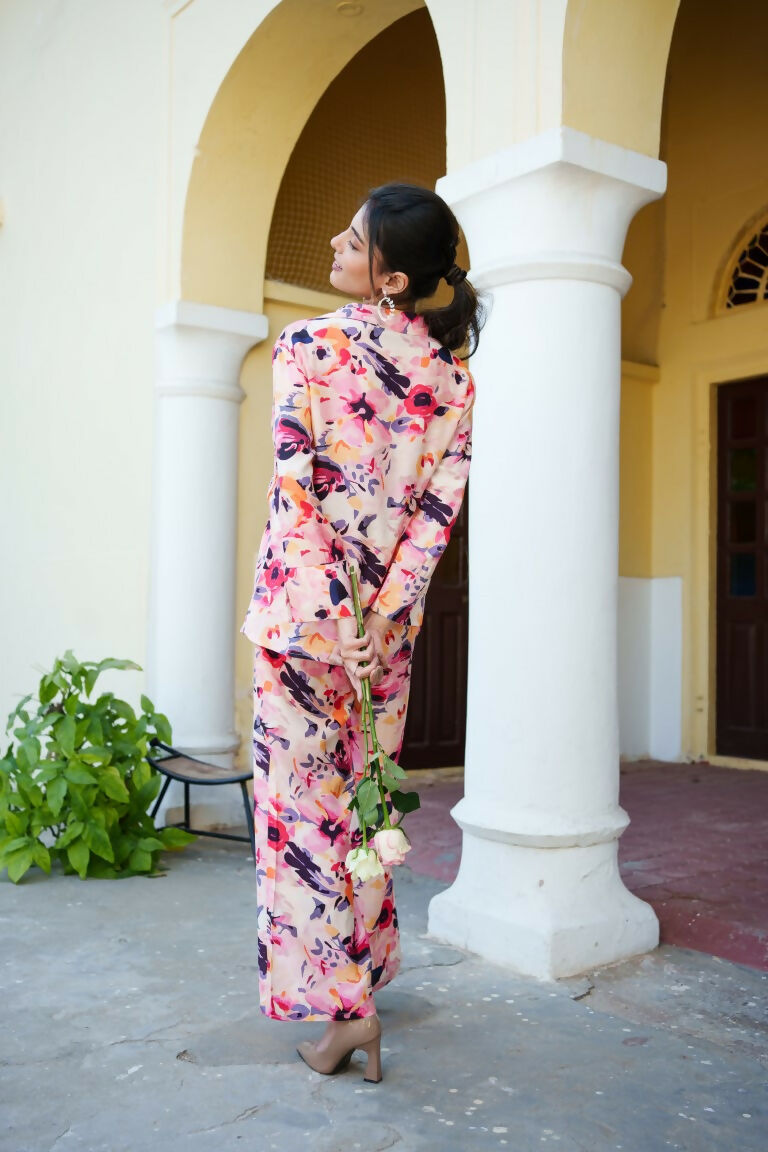 Vaasva Women Peach Muslin Floral Shirt & Pant Set - Swadesiicart