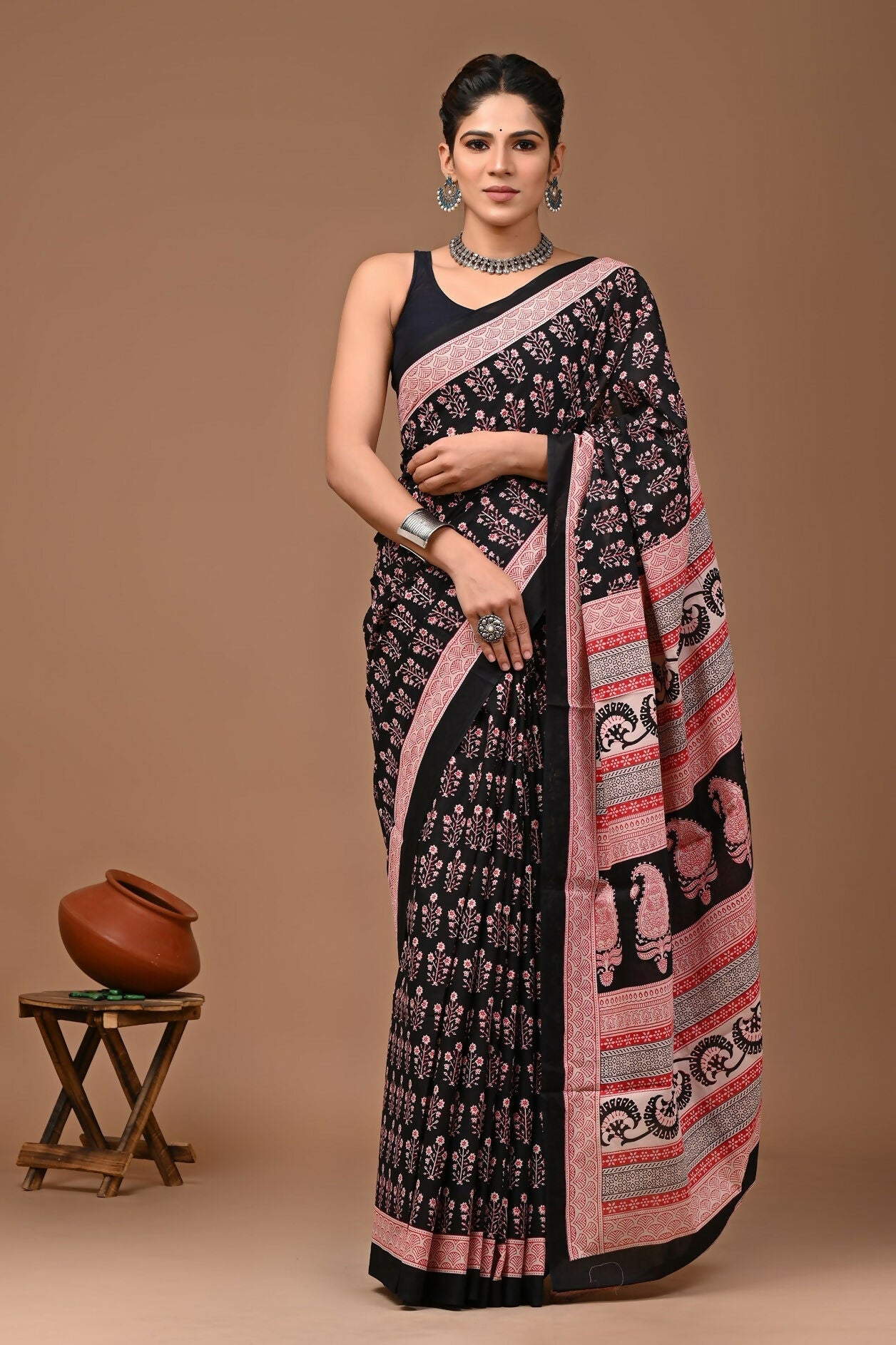 Exclusive Collection Black Multi Beautiful Mulmul Cotton Saree - Swadesiicart