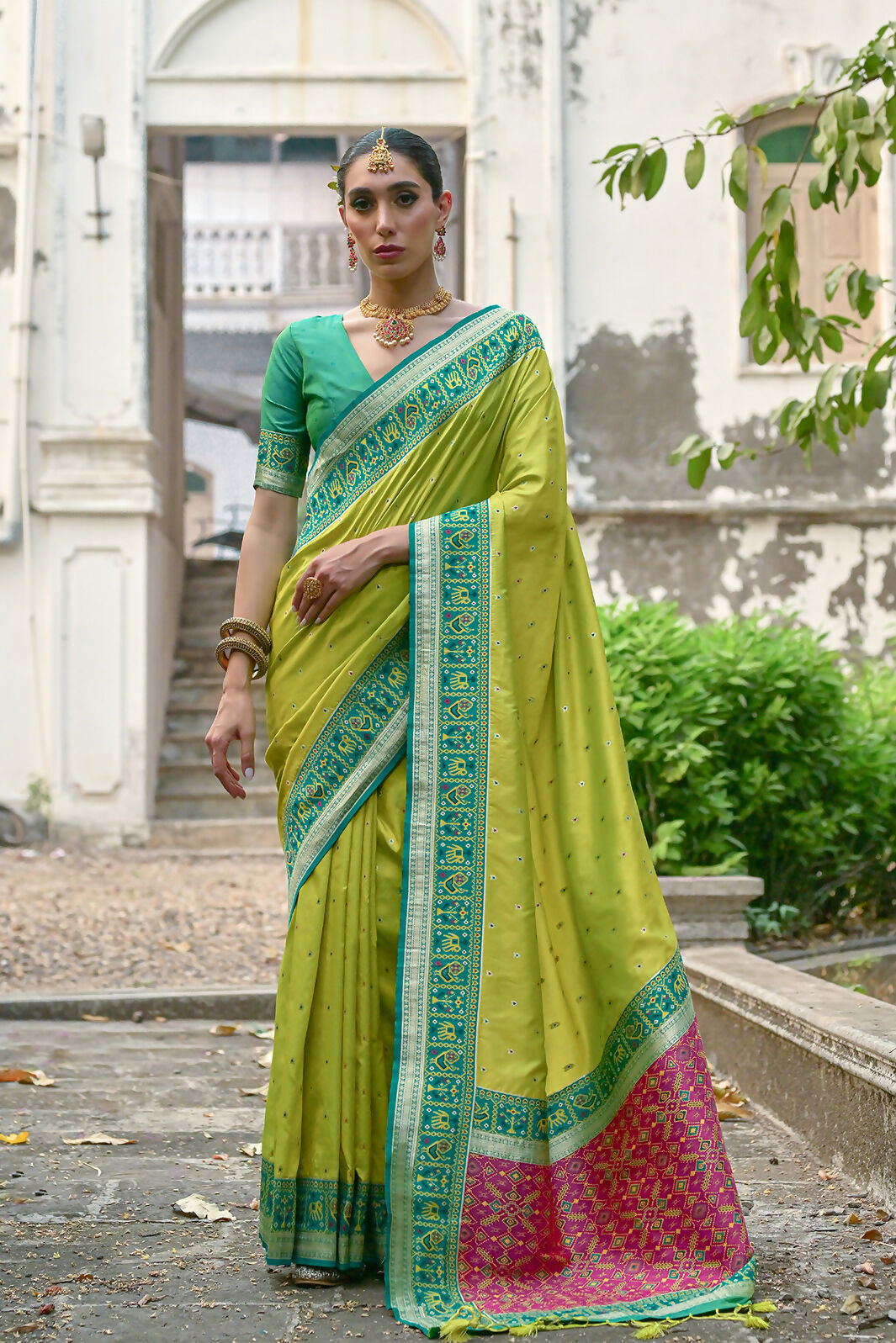 Vishnu Weaves Women's Mahendi Banarasi Silk Woven Saree with Blouse - Swadesiicart