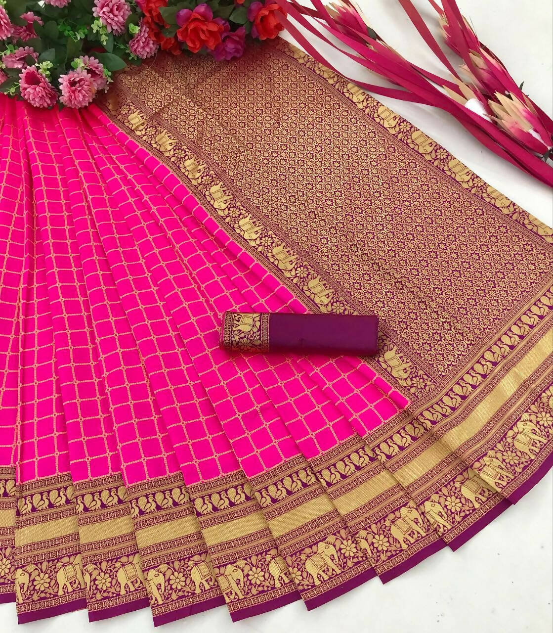 DEIANA'S Beautiful Designer Golden zari Soft Lichi Silk Saree - Pink - Swadesiicart