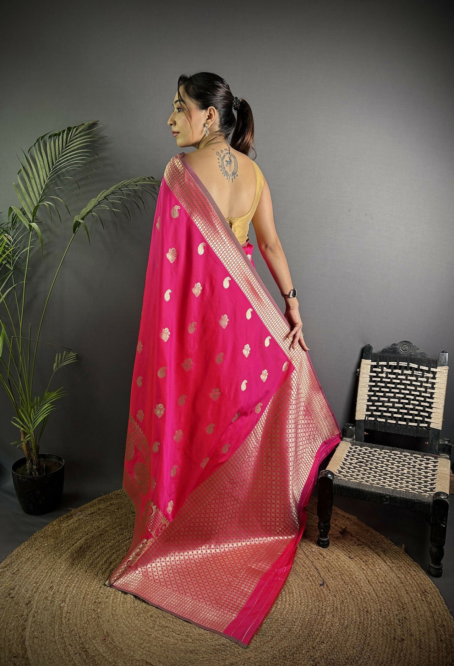 Joban Fashion Hot Pink Banarasi Soft Lichi Silk Paisley Saree | Swadesiicart