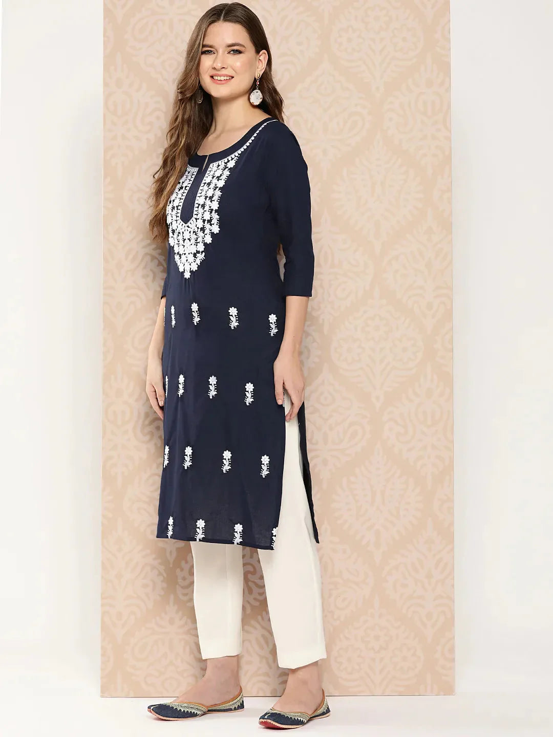 Yufta Floral Yoke Design Chikankari Kurta - Swadesiicart