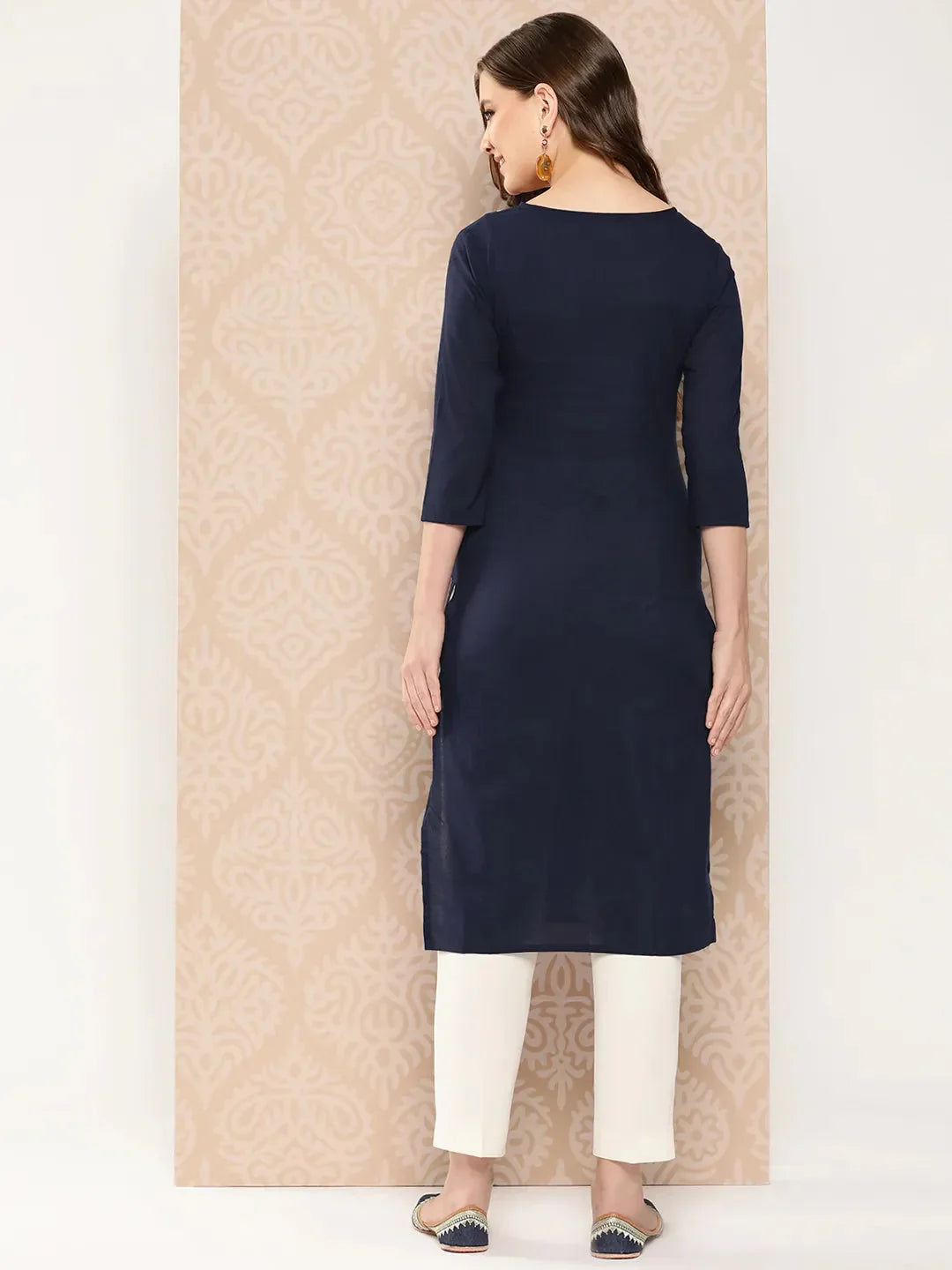 Yufta Floral Yoke Design Chikankari Kurta - Swadesiicart