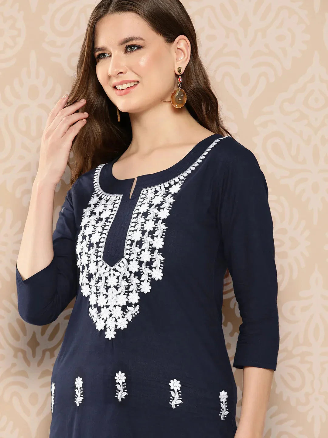 Yufta Floral Yoke Design Chikankari Kurta - Swadesiicart