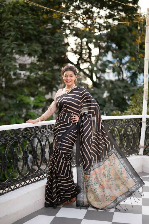 Vishnu Weaves Women's Black Soft Tussar Silk Digital Printed Saree with Unstitched Blouse - Swadesiicart