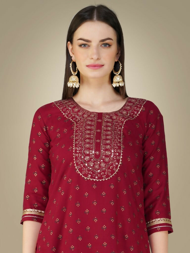 Jyoti Fashion Women's Maroon Cotton Magic Slub Embroidery & Sequence work Kurta with Trouser & Dupatta | Swadesiicart