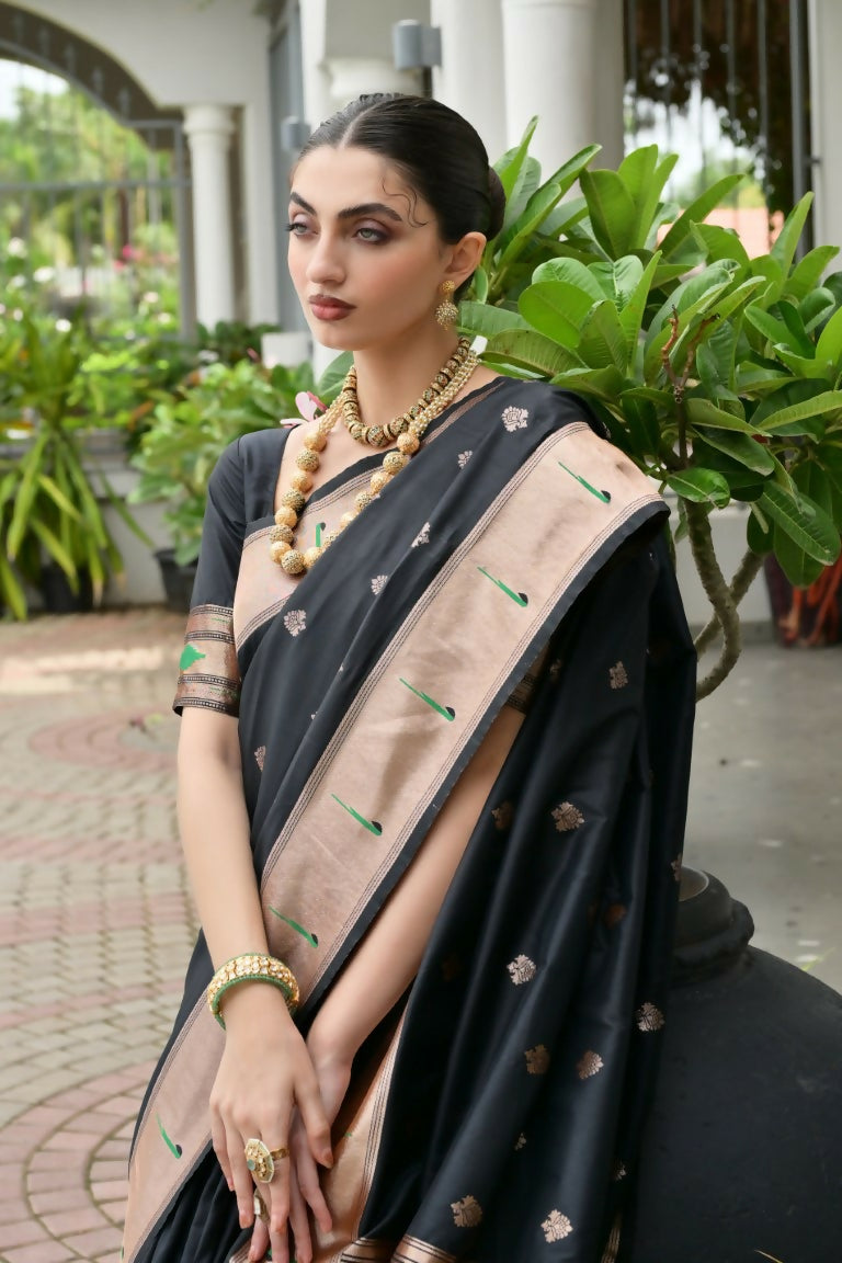 Vishnu Weaves Women's Black Paithani Silk Zari Woven Saree with Blouse - Swadesiicart