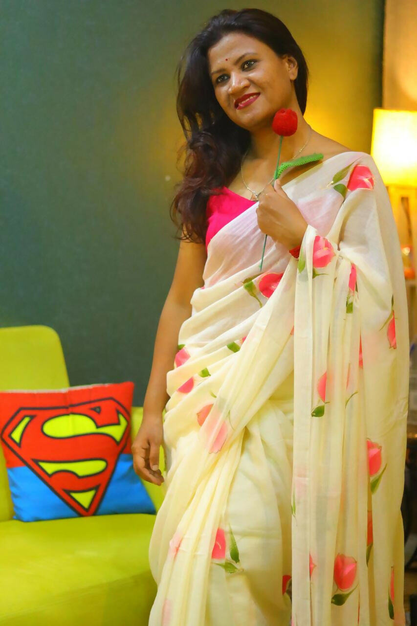 Exclusive Collection Beautiful Off White Pure Cotton Hand Print Handloom Saree With Running Blouse Piece - Swadesiicart