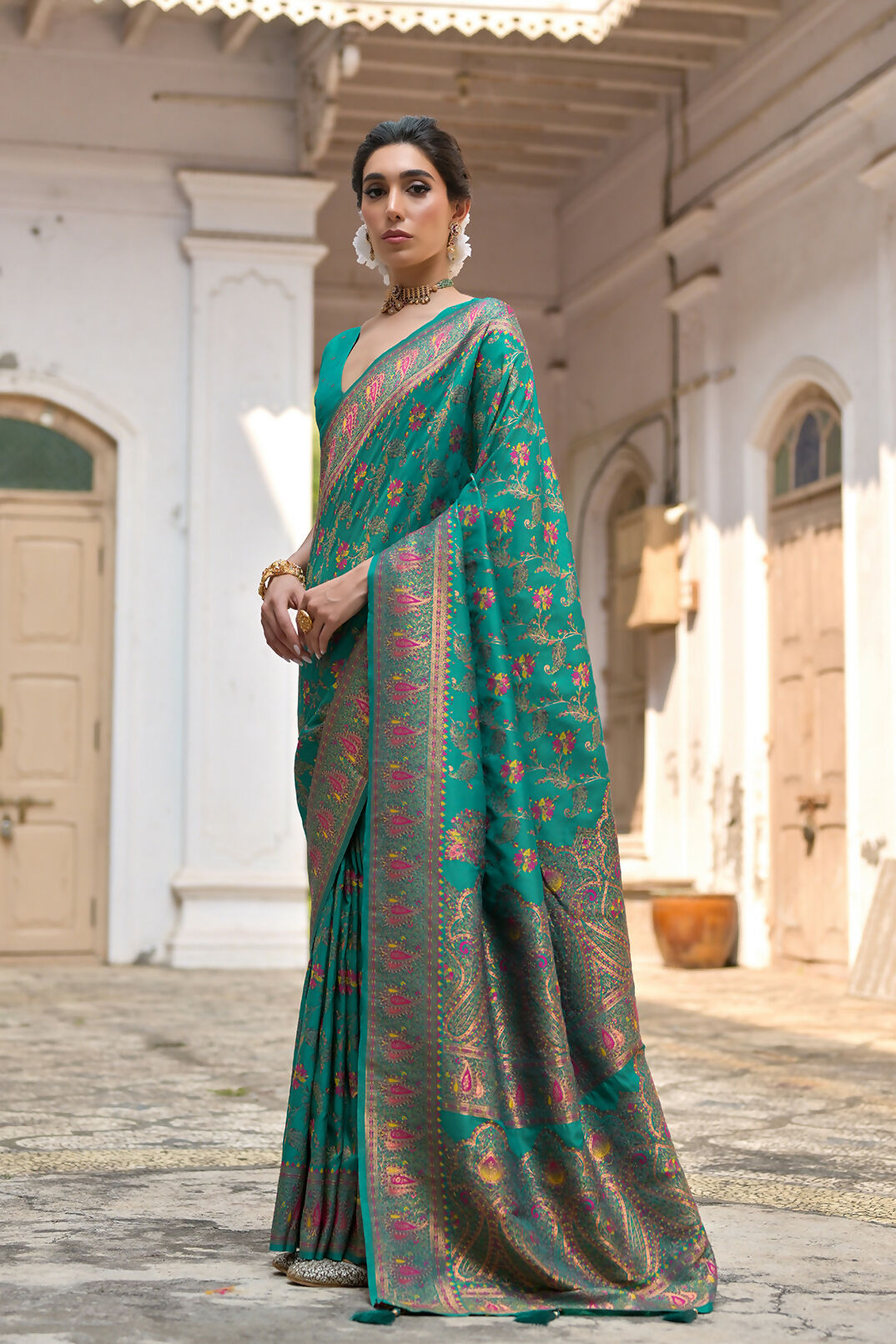 Vishnu Weaves Women's Rama Silk Woven Saree with Blouse - Swadesiicart