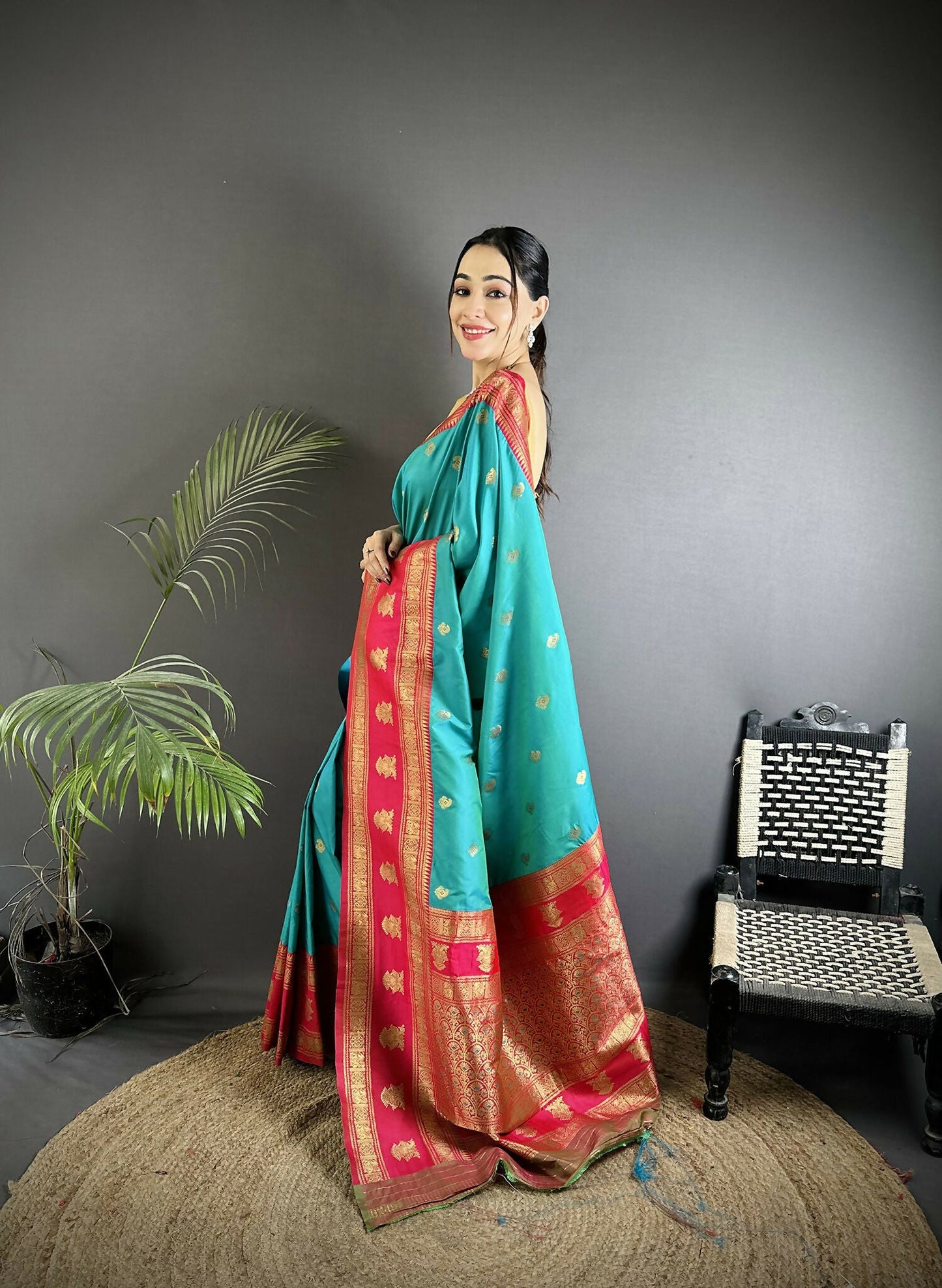 Joban Fashion Sea Green Banarasi Soft Silk Woven Butti Saree | Swadesiicart