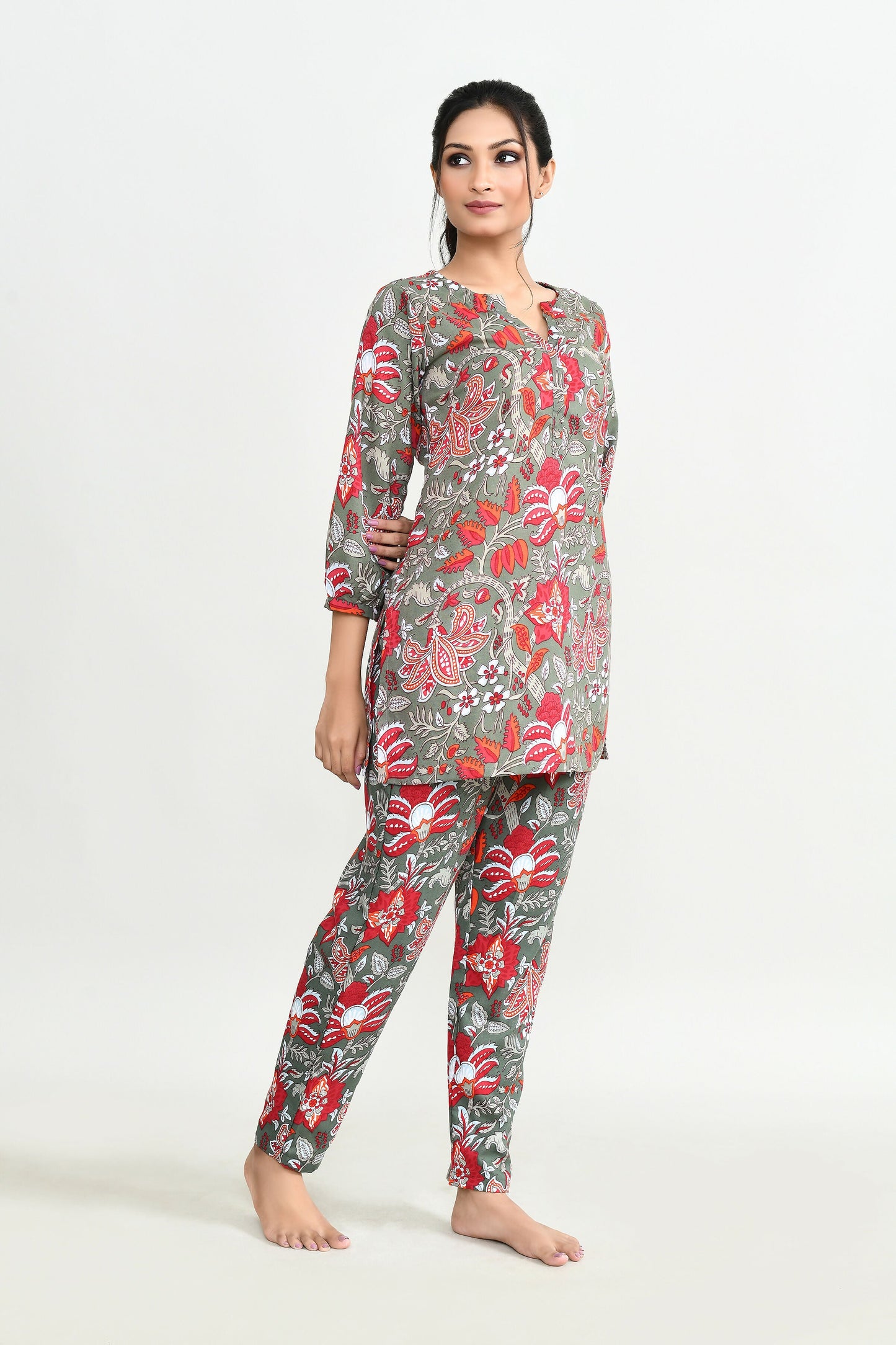 Joban Fashion Beautiful Maroon & Green Cotton Cod Set - Swadesiicart