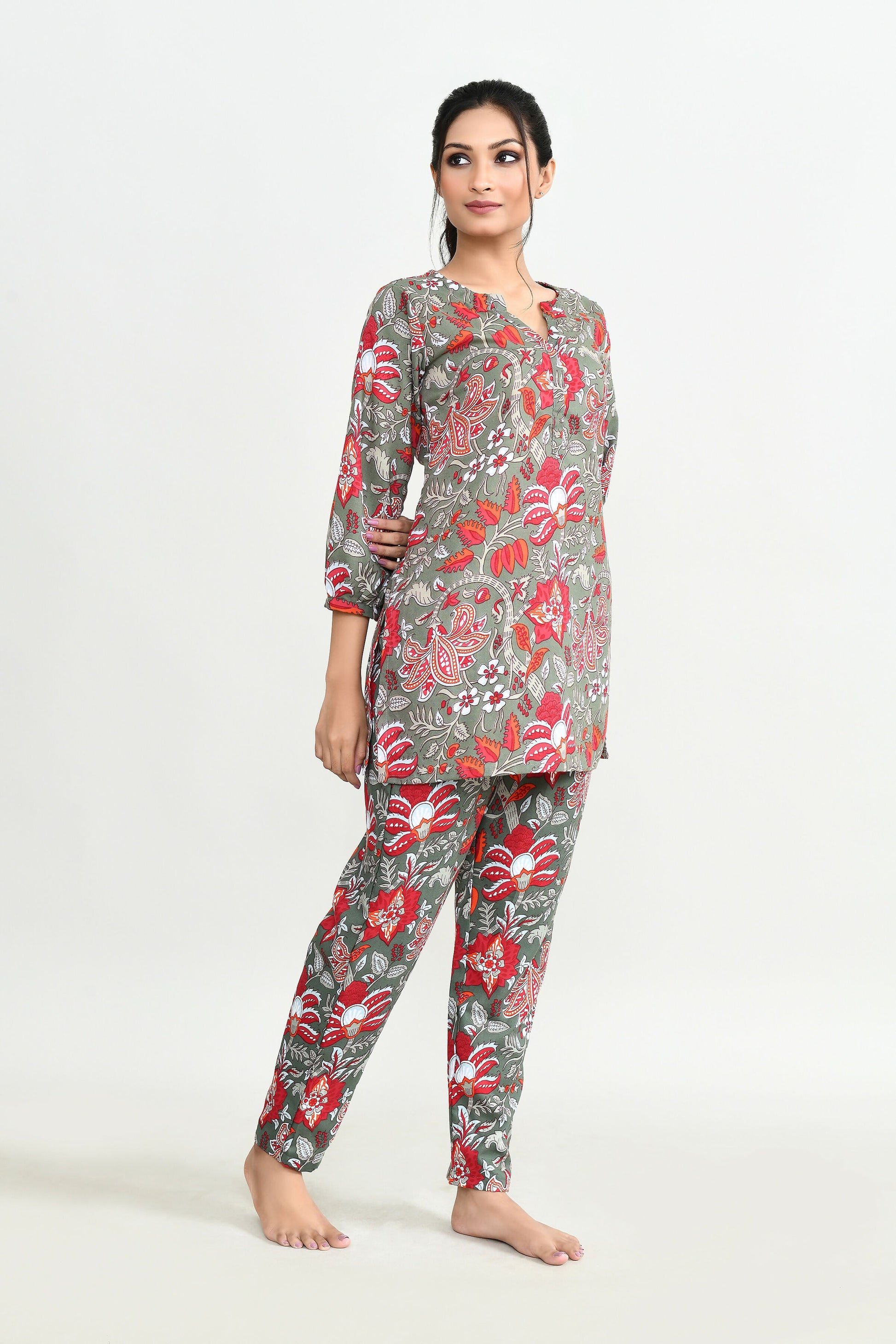Joban Fashion Beautiful Maroon & Green Cotton Cod Set - Swadesiicart