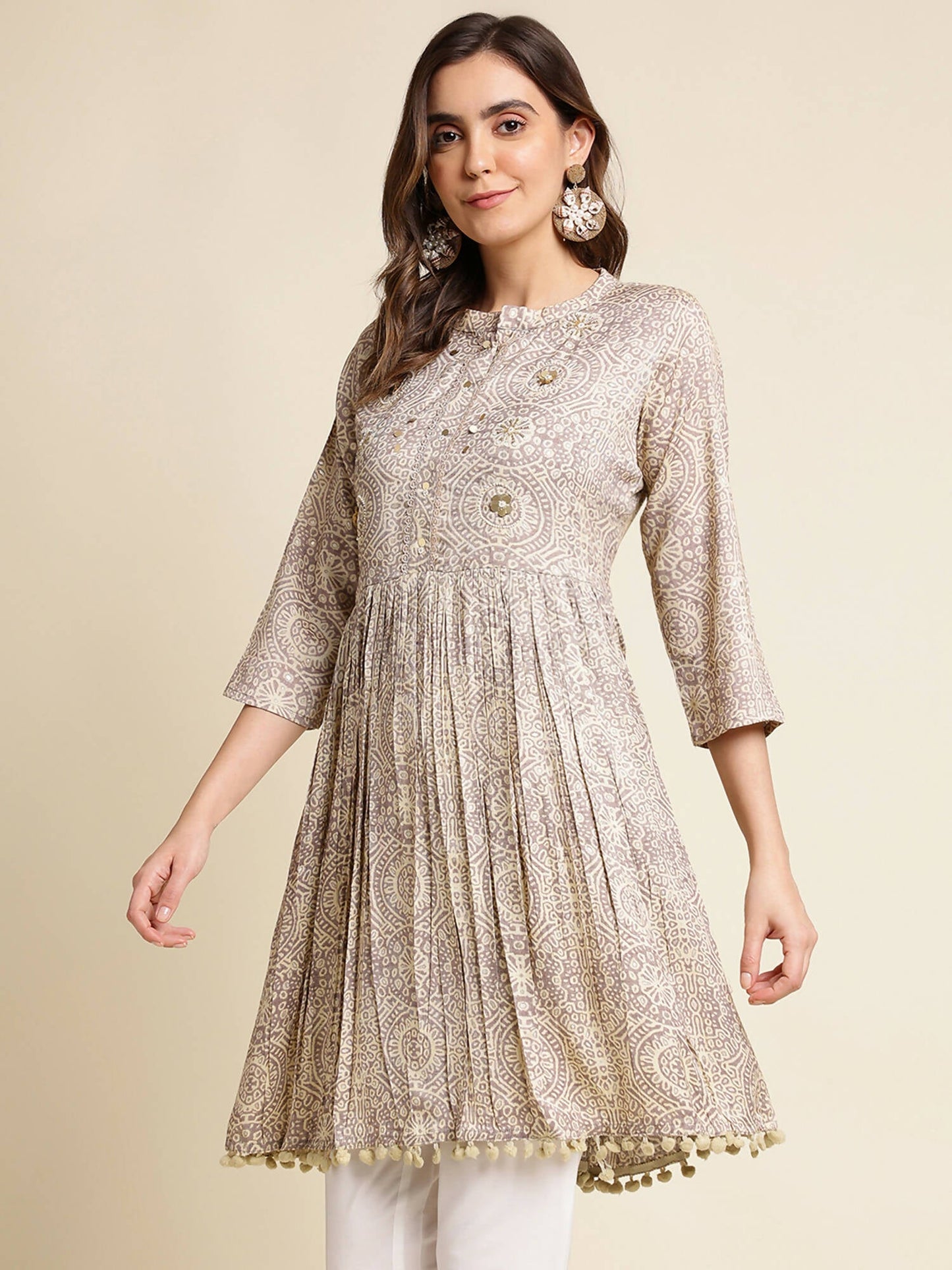 Grey Chiffon Paisley Printed Top - Himanshi - Swadesiicart
