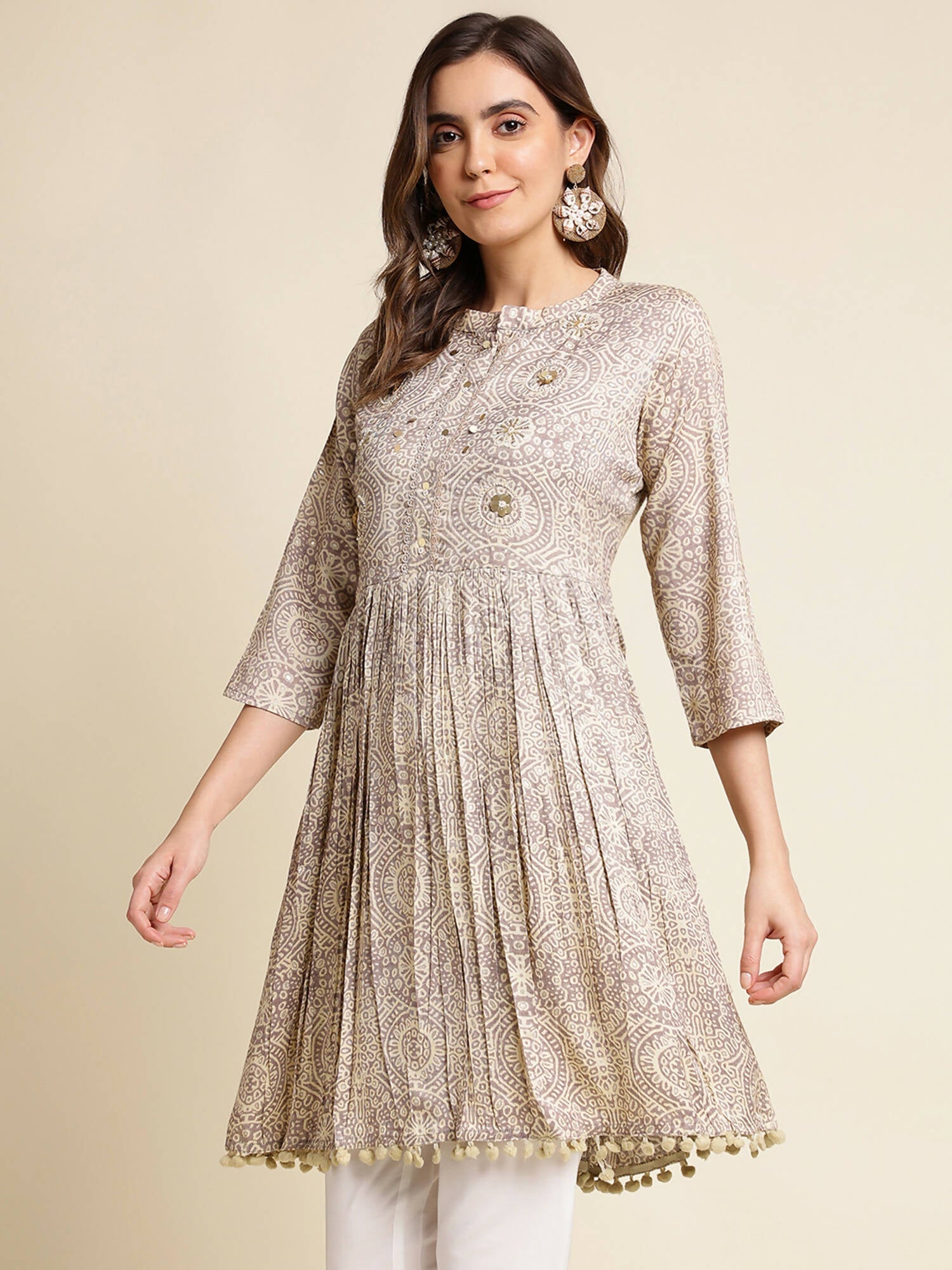 Grey Chiffon Paisley Printed Top - Himanshi - Swadesiicart