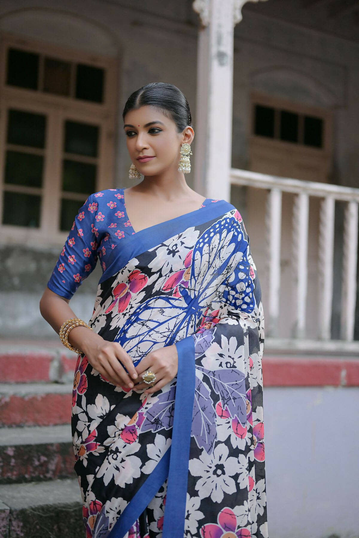 Vishnu Weaves Women's Black Cotton Silk Printed Saree with Blouse - Swadesiicart