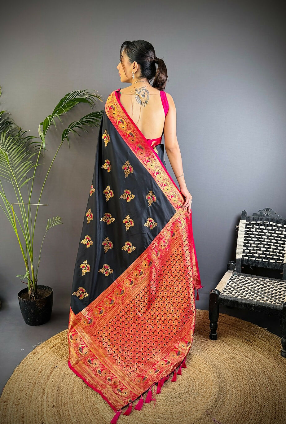 Joban Fashion Banarasi Black Woven Soft Silk Saree | Swadesiicart