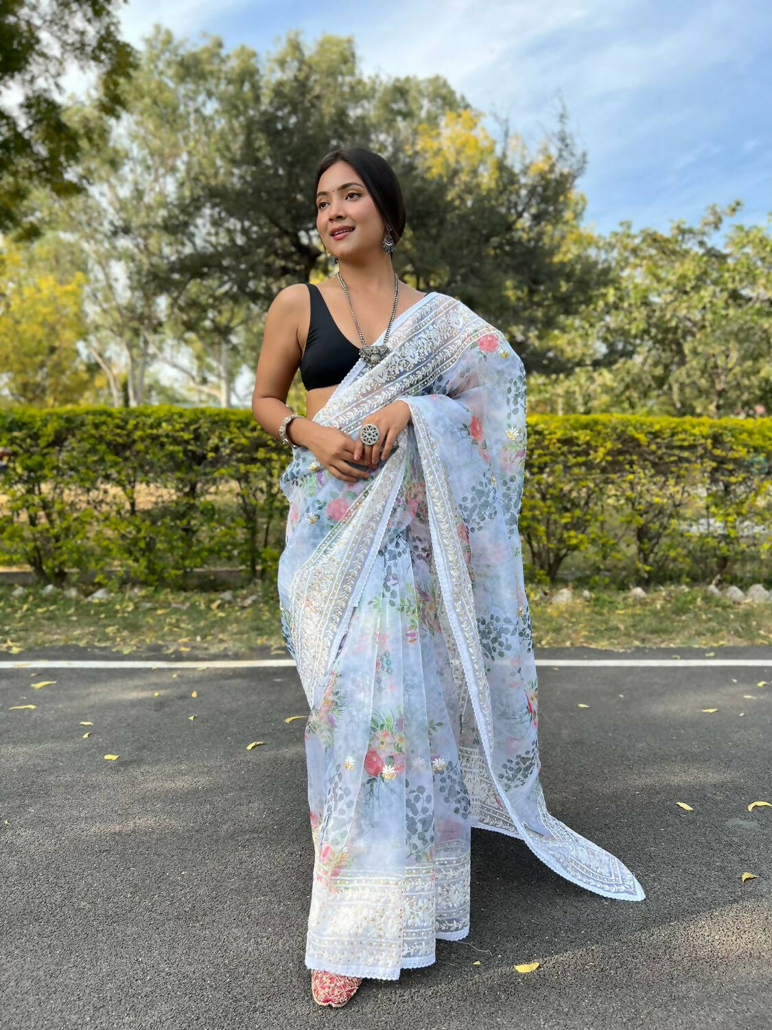 Vamsee White Organza Saree - Swadesiicart