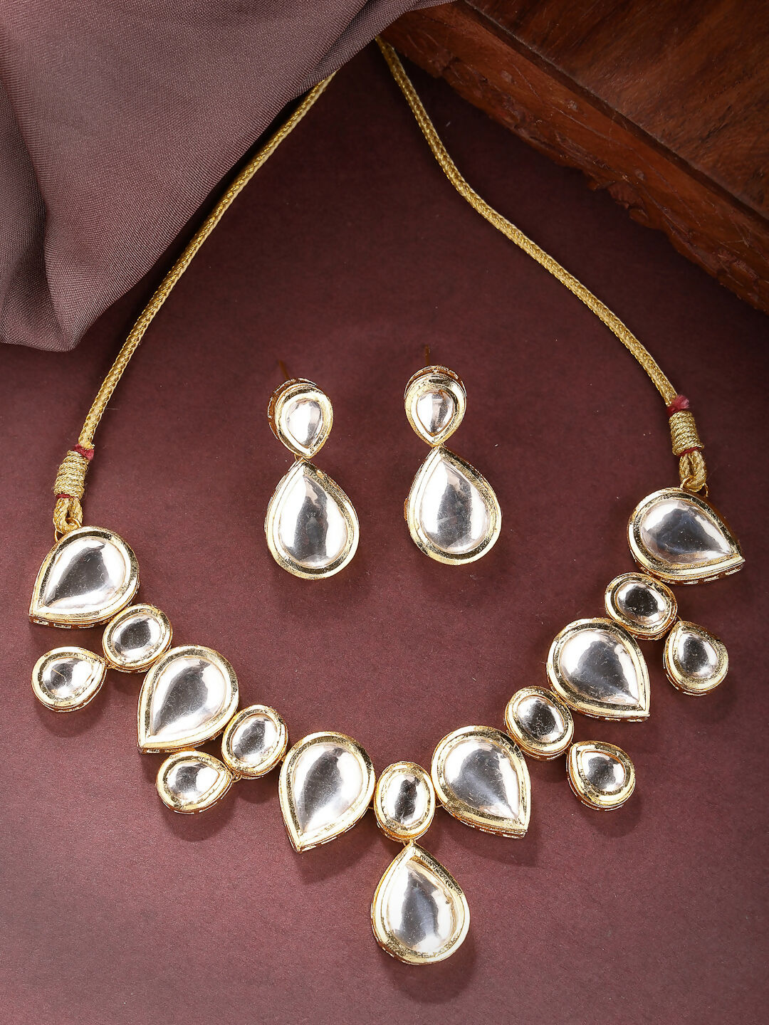 NVR Women's Gold Kundan-Studded Handcrafted Jewellery Set - Swadesiicart
