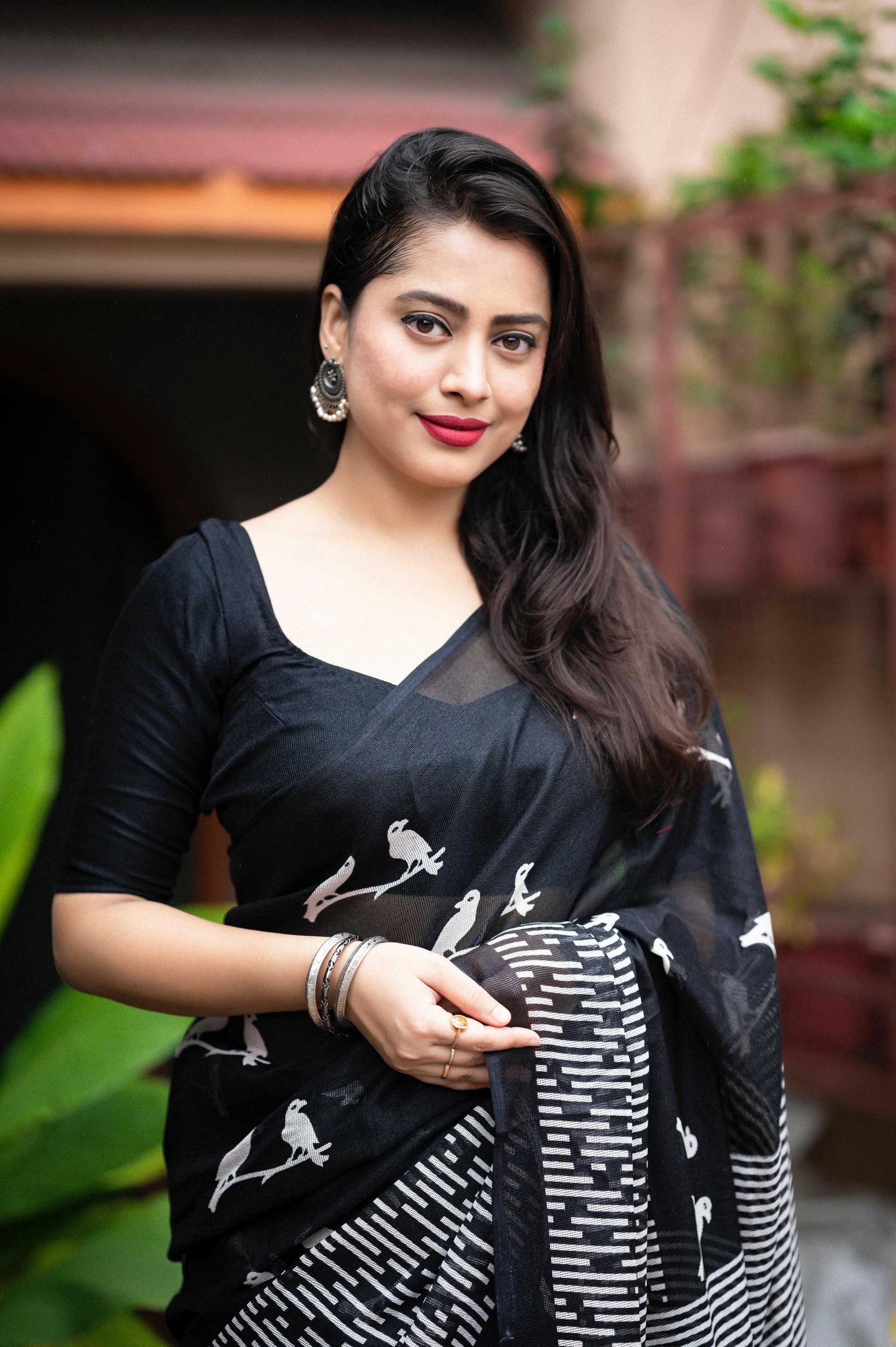 Black Silk Blend Ethnic Motifs Saree with Unstitched Blouse - Hiral Fashion | Swadesiicart