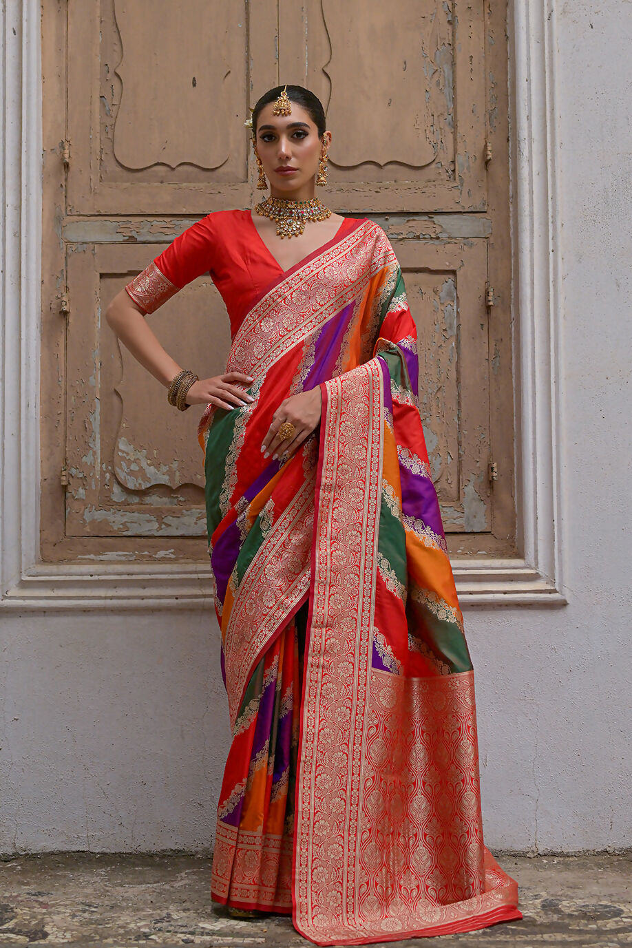 Vishnu Weaves Women's Red Banarasi Silk Zari Woven Saree with Blouse - Swadesiicart