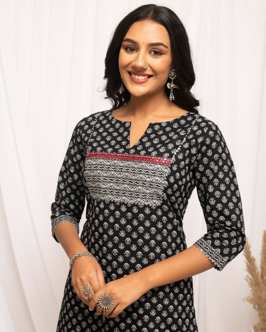 FIORRA Women's Floral Printed Black Cotton Straight Kurta - Swadesiicart
