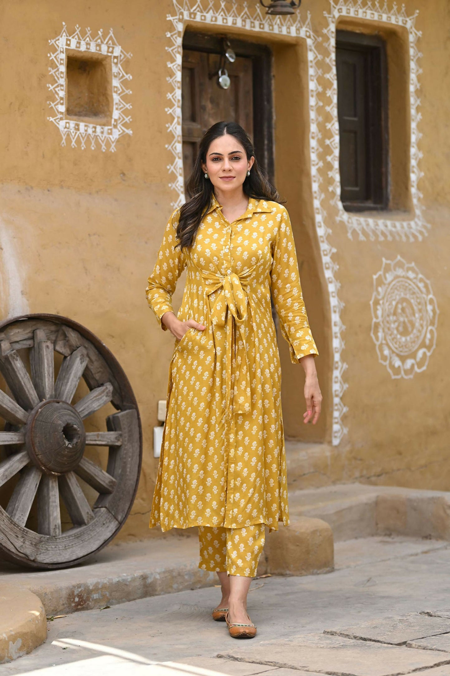 Jyoti Fashion Women's Mustard Pure Muslin Heavy Digital Printed Kurta Pant Set | Swadesiicart