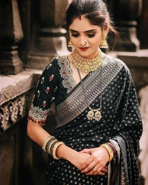DEIANA'S Beautiful Designer Golden zari Soft Lichi Silk Saree - Black - Swadesiicart