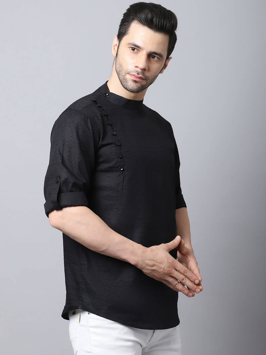 Even Apparels Black Pure Cotton Men's Kurta With Side Placket | Swadesiicart