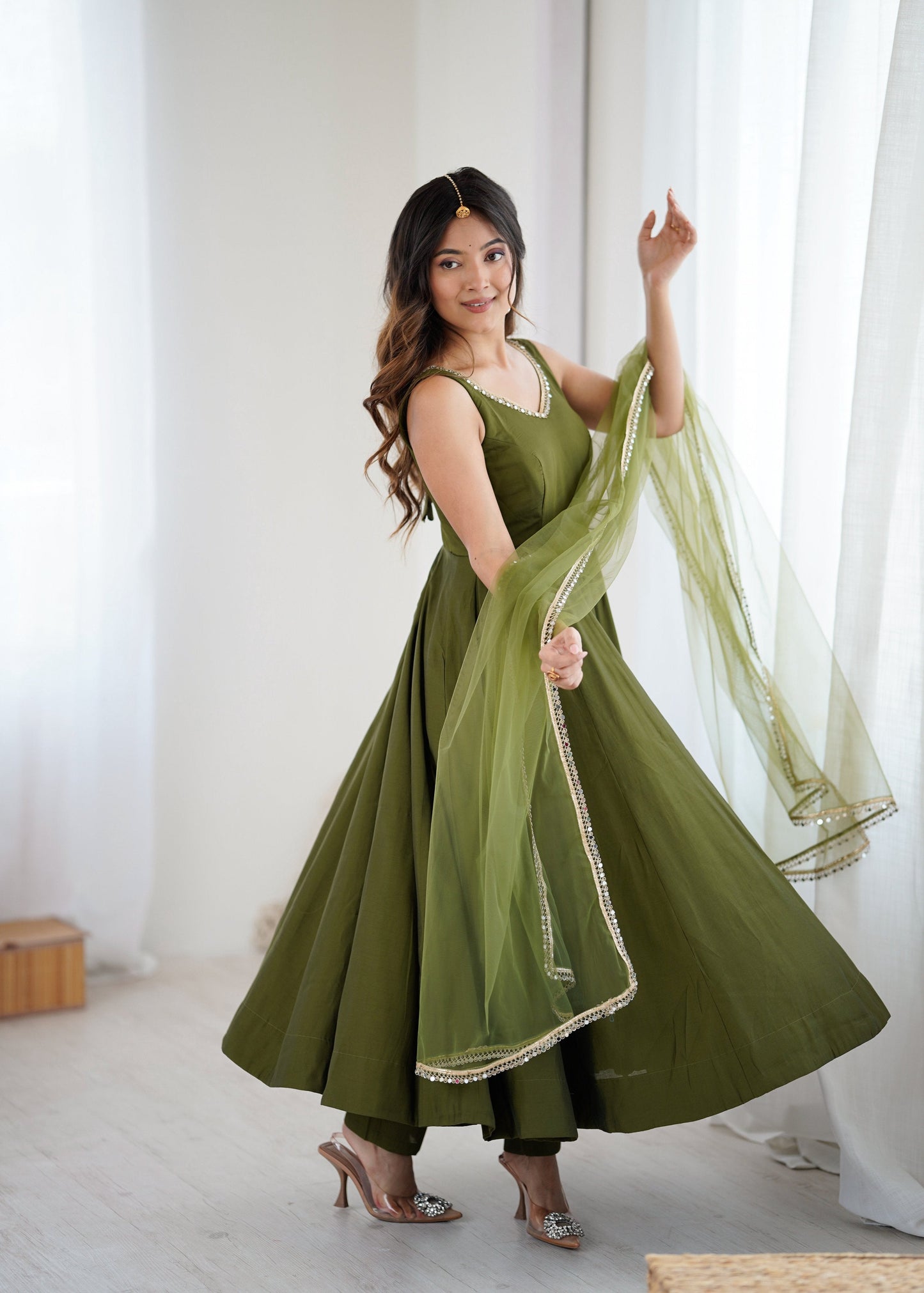 Lorenvalley Fashion Green Pure Romansilk Chanderi Fabric Yoke Fancy Lace Work Anarkali Kurta Pant With Dupatta Set - Swadesiicart