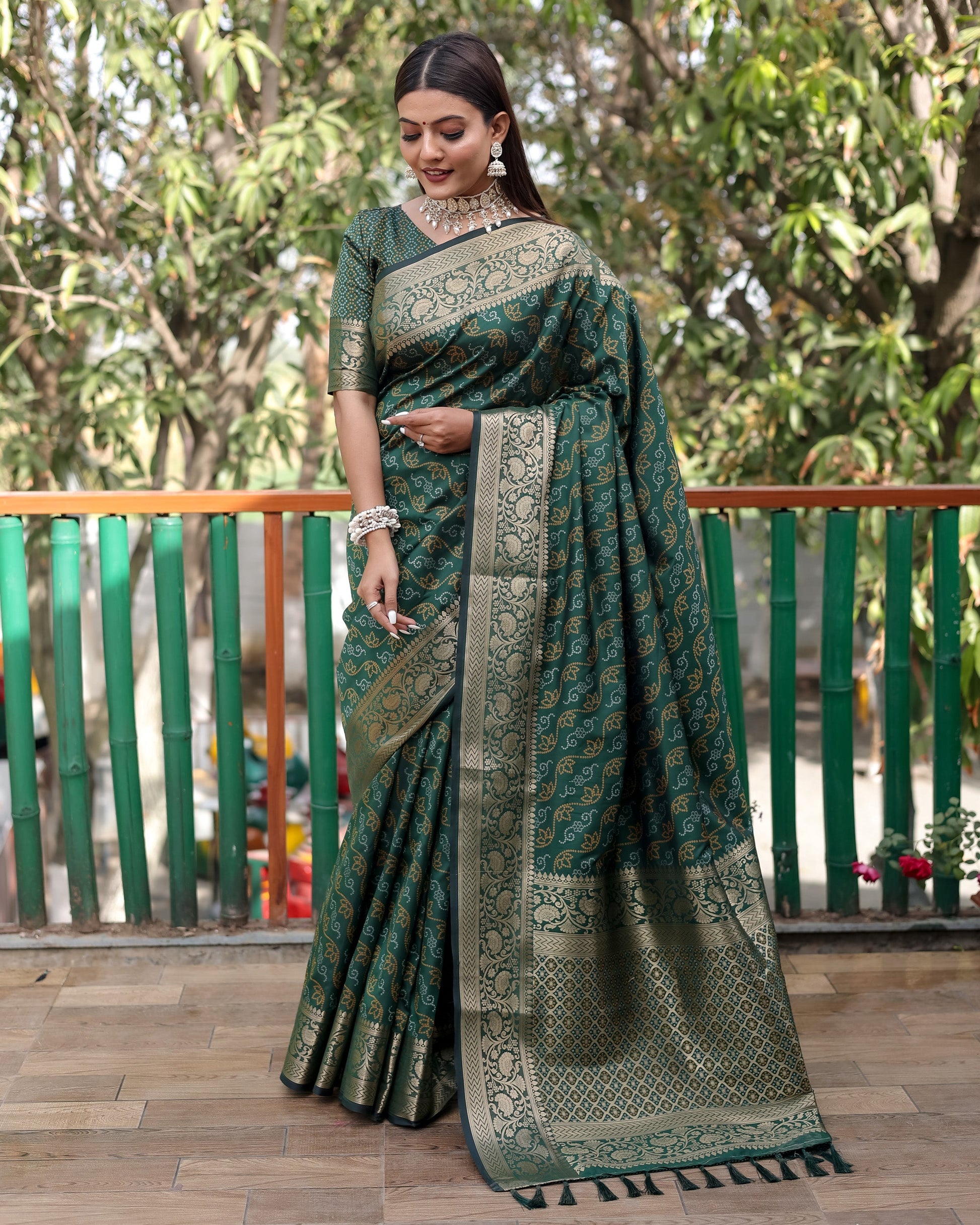 Lorenvalley Premium Bandhej Patola Silk Sarees with kanchi Borders and Contrast Zari Weaving borders Saree - Green - Swadesiicart