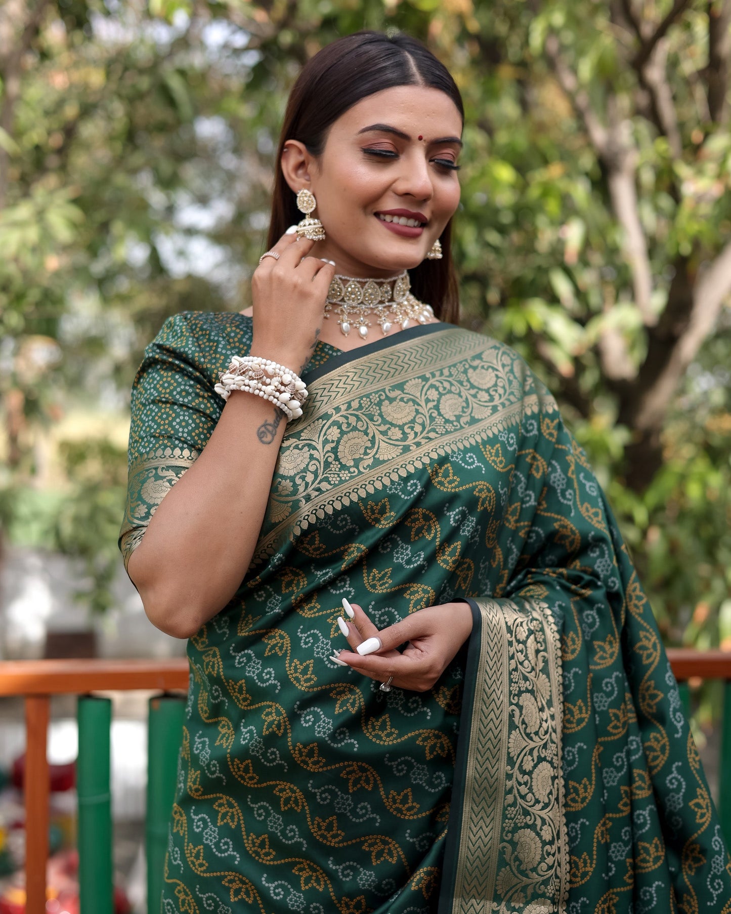 Lorenvalley Premium Bandhej Patola Silk Sarees with kanchi Borders and Contrast Zari Weaving borders Saree - Green - Swadesiicart
