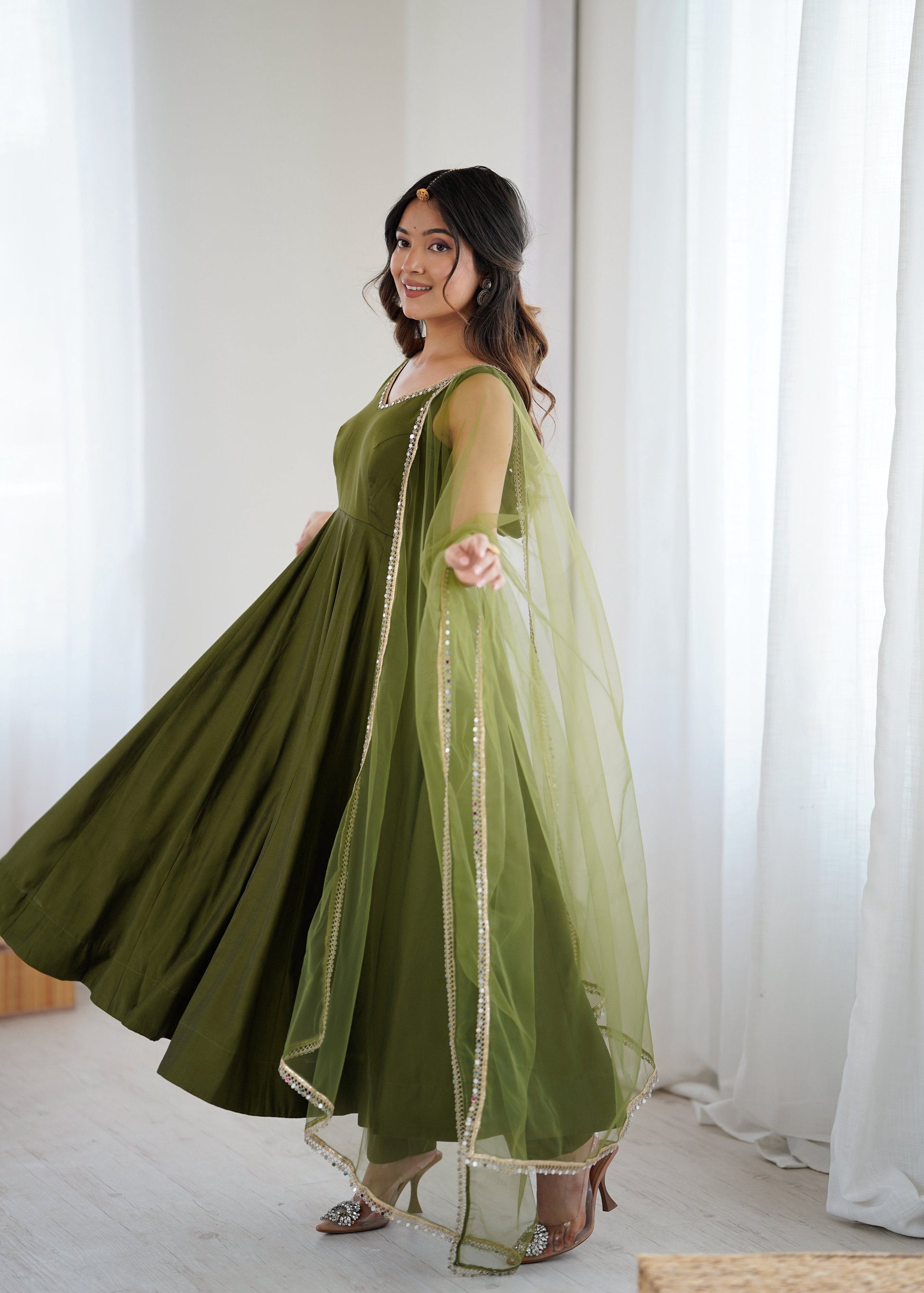 Lorenvalley Fashion Green Pure Romansilk Chanderi Fabric Yoke Fancy Lace Work Anarkali Kurta Pant With Dupatta Set - Swadesiicart