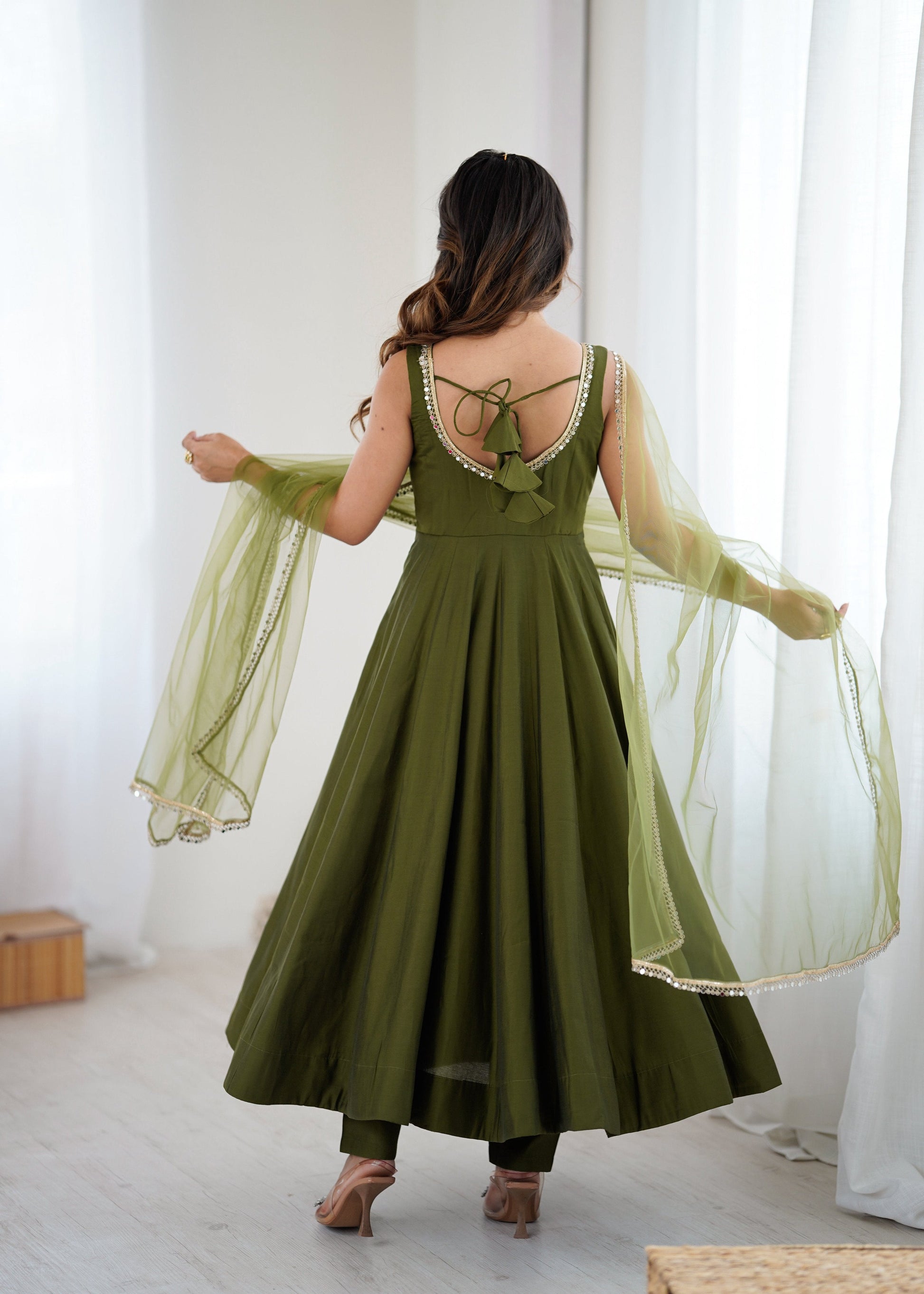 Lorenvalley Fashion Green Pure Romansilk Chanderi Fabric Yoke Fancy Lace Work Anarkali Kurta Pant With Dupatta Set - Swadesiicart