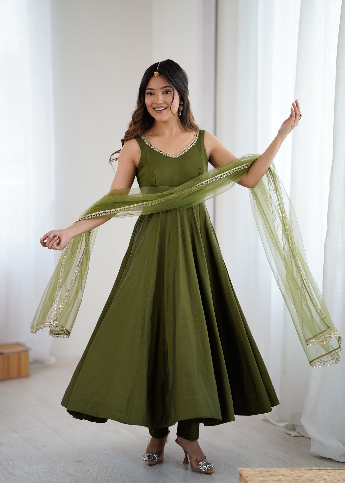Lorenvalley Fashion Green Pure Romansilk Chanderi Fabric Yoke Fancy Lace Work Anarkali Kurta Pant With Dupatta Set - Swadesiicart